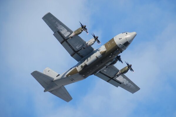 Hercule dans le ciel par Lockheed Martin