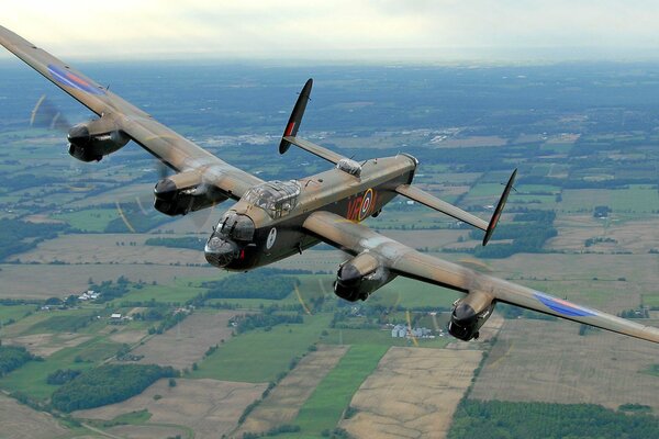 Vuelo del avión bombardero Avro Lancaster