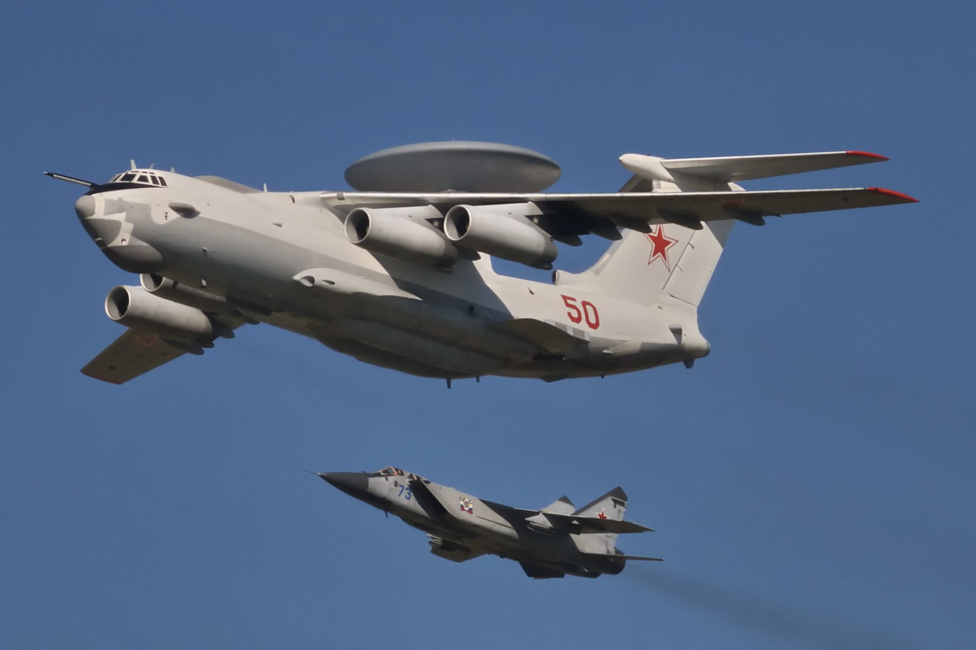 a-50 drlo samolot daleki radar wykrywanie mig-31 dwumiejscowy myśliwiec przechwytujący lot