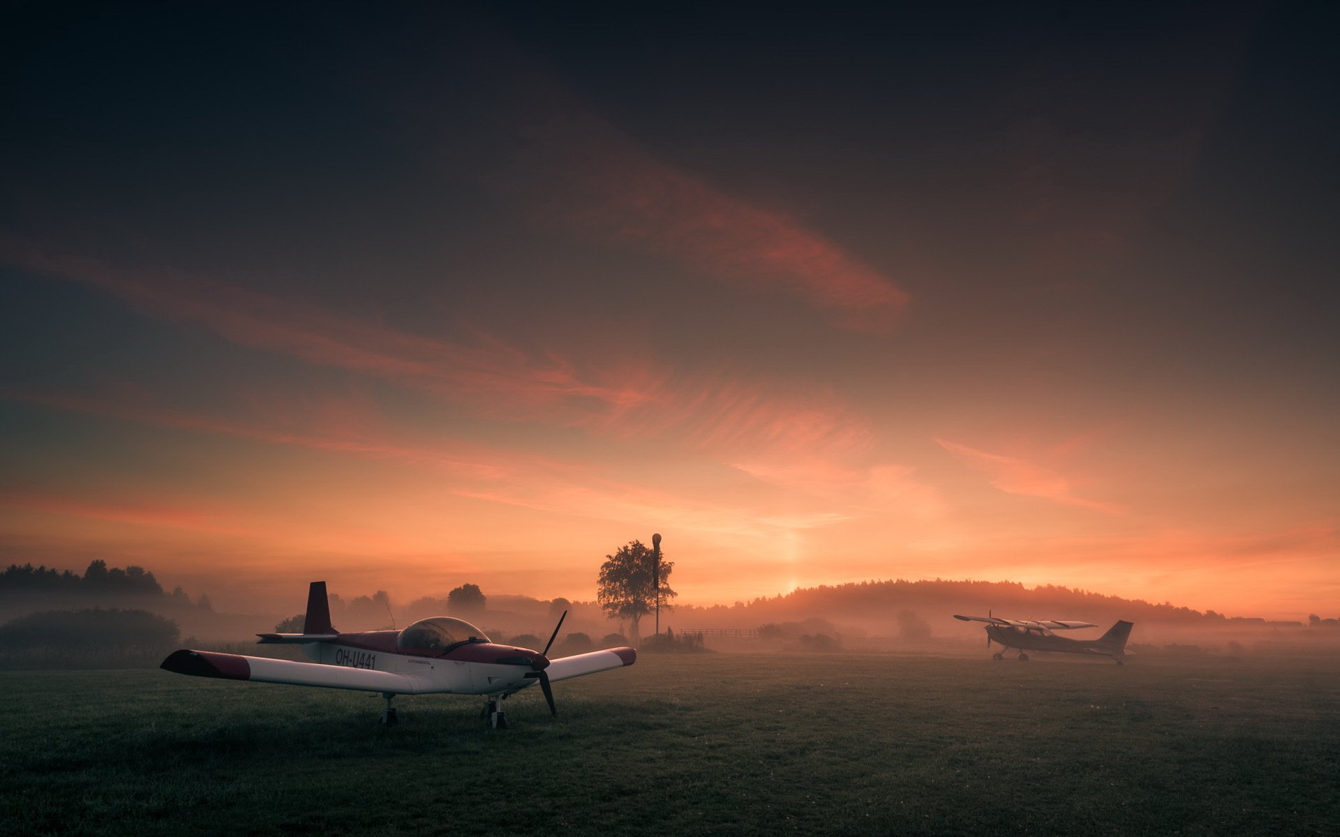 avion aviation coucher de soleil champ