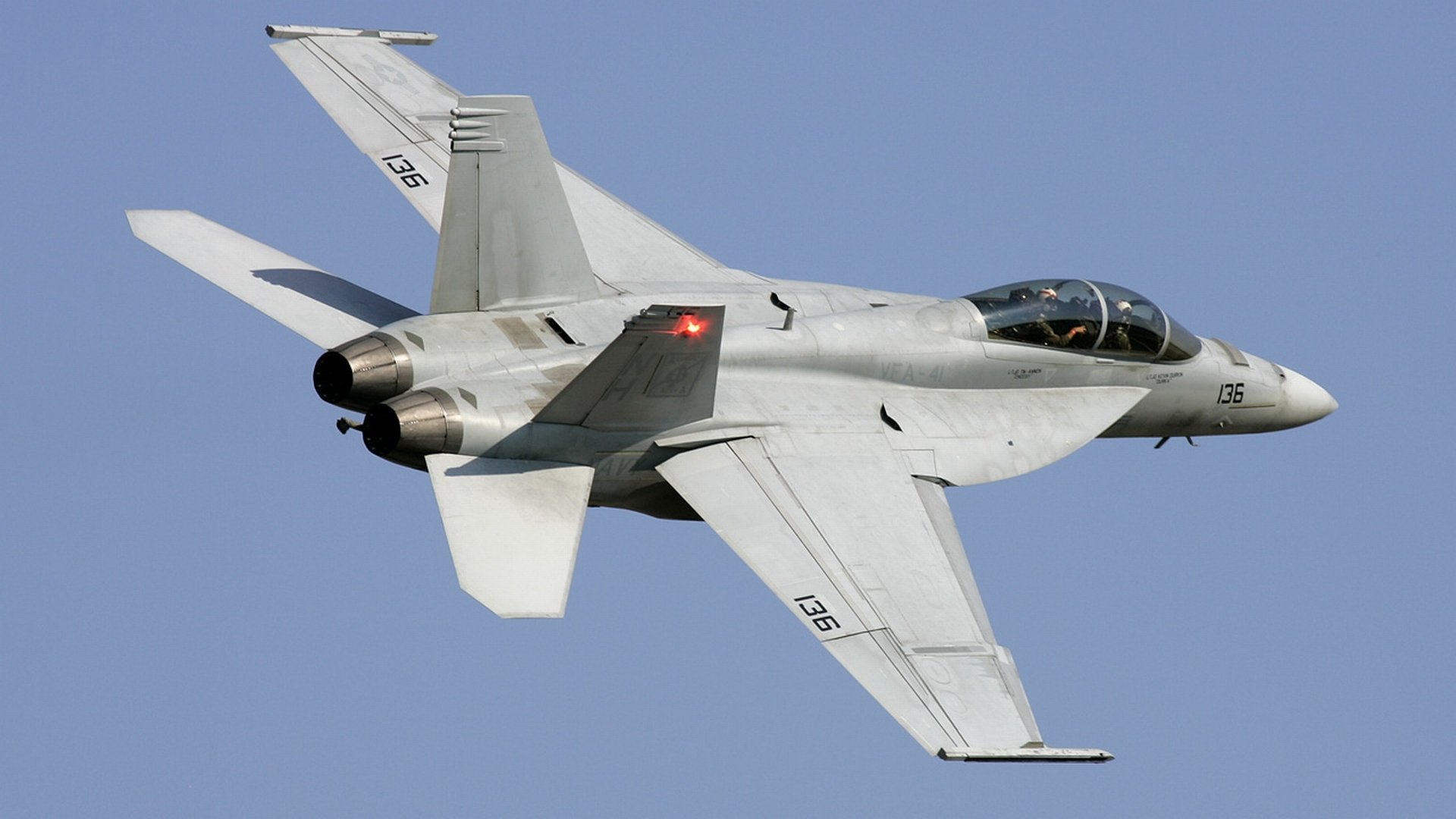 aereo boeing f / a-18f super hornet montato sul ponte cacciabombardiere attacco aereo 41 squadron stati uniti