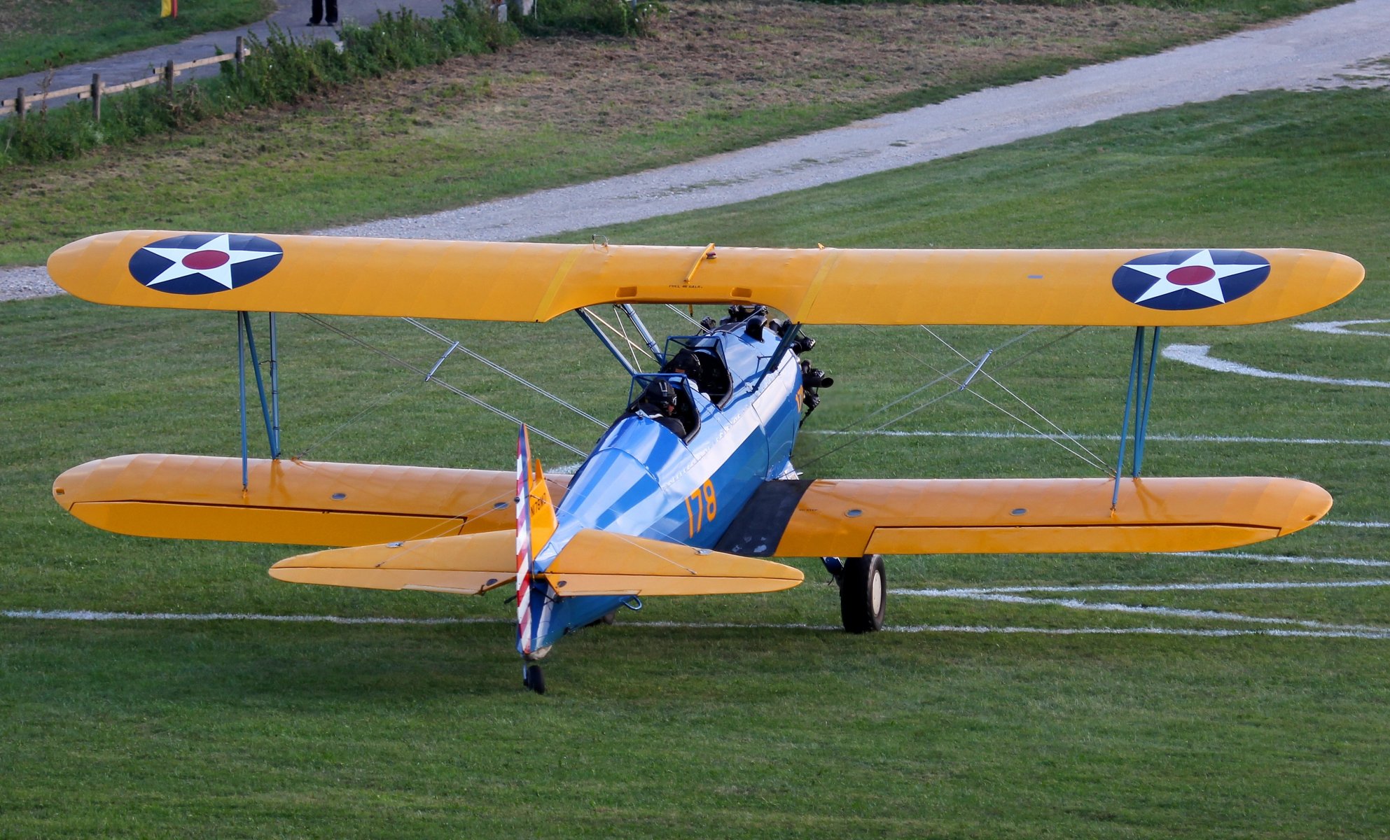 boeing stearman pt-17 americano biplano da addestramento biplano