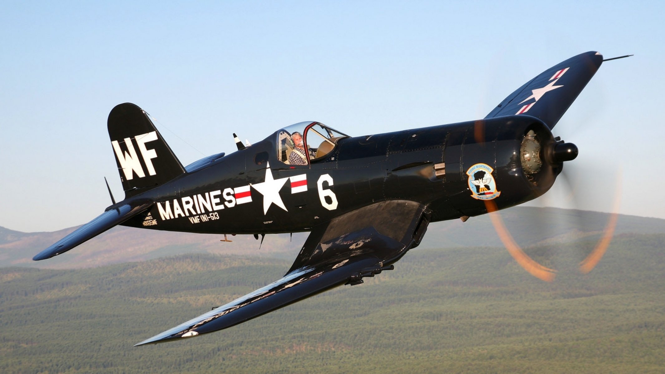 f4u avión cubierta luchador piloto cielo bosque