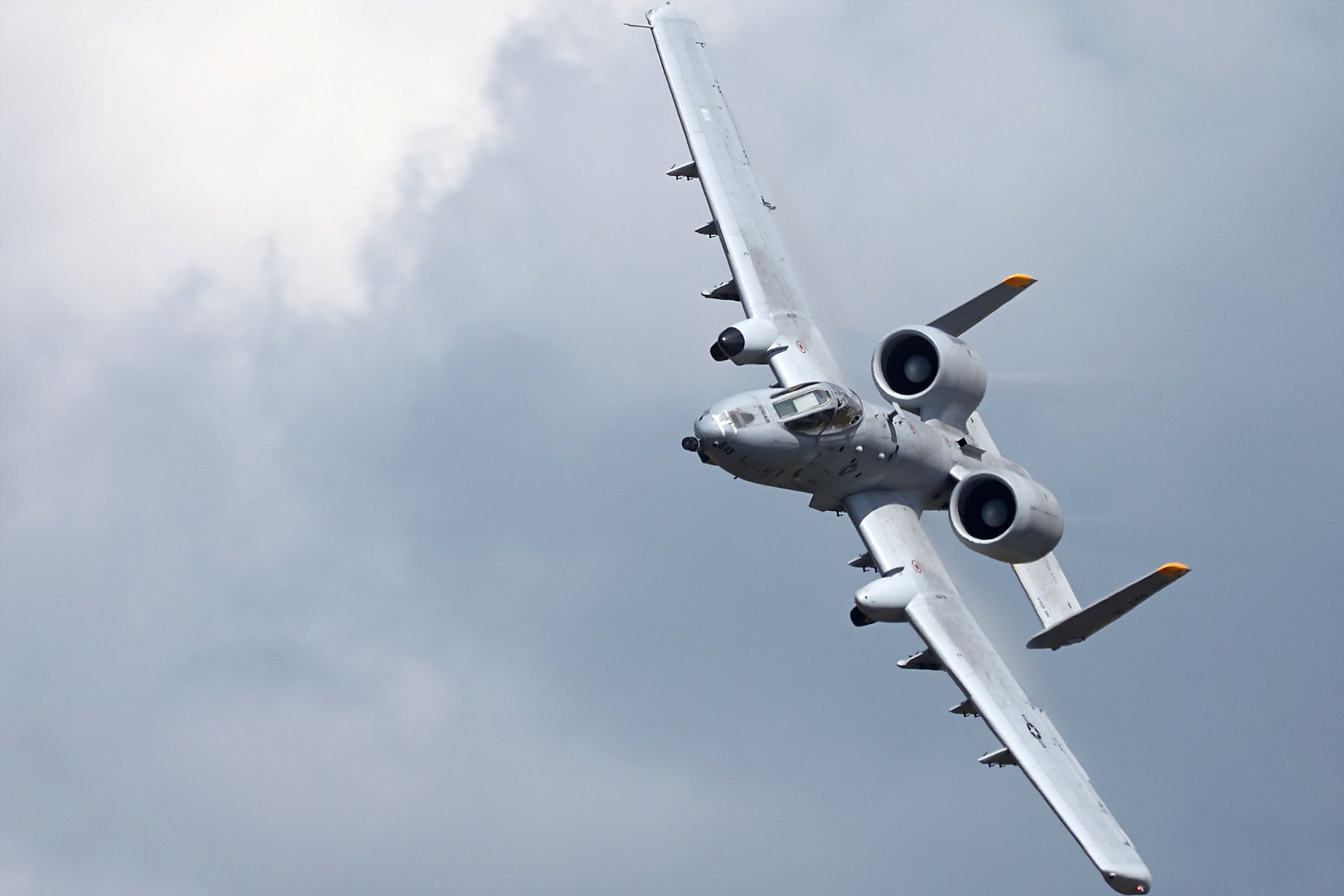 a10 thunderbolt aereo arma