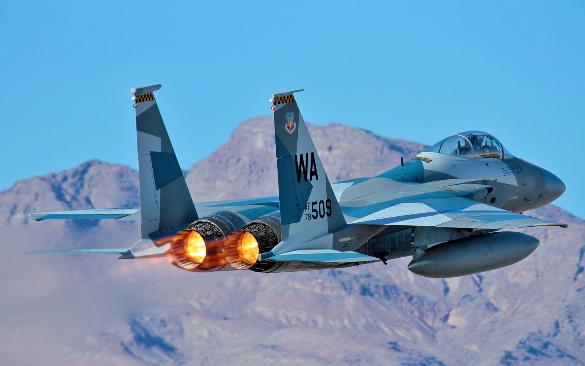 f15 avion arme