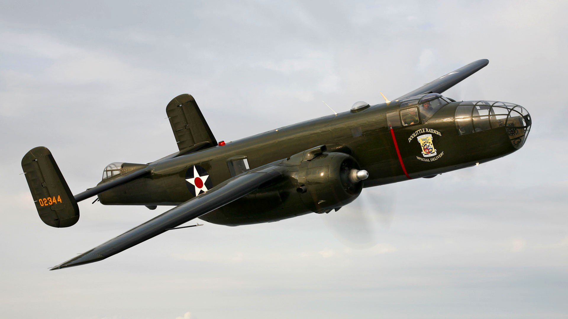 b-25 mitchell avion bombardier vol ciel rétro