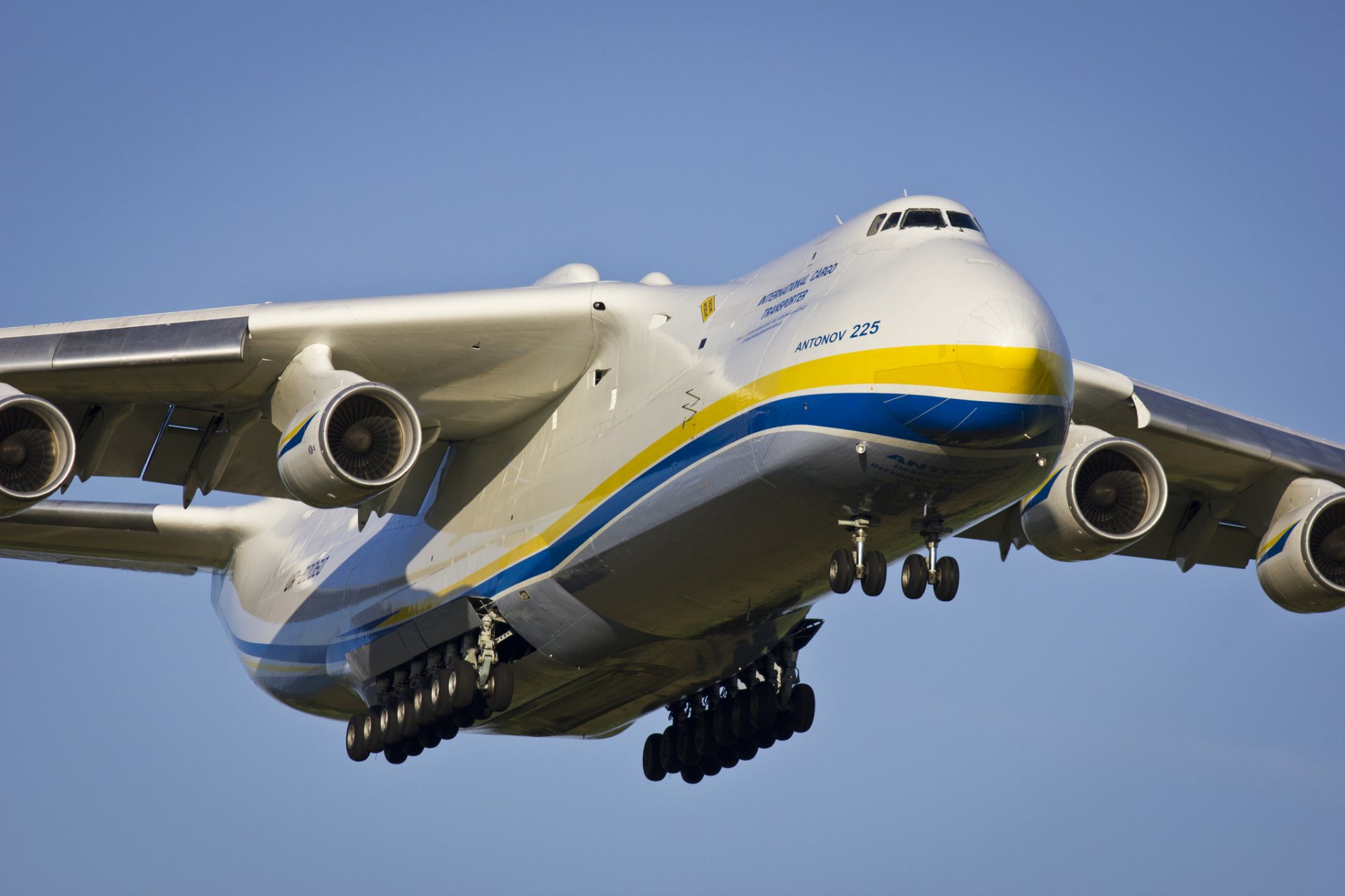 en-225 mriya transport jet plane