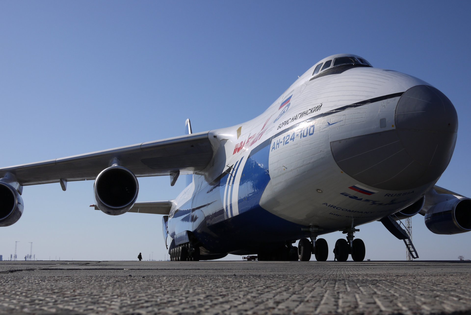 авиакомпания полет россия aн-124-100 руслан имя-борис нагинский аэродром двигатели шасси вид спереди