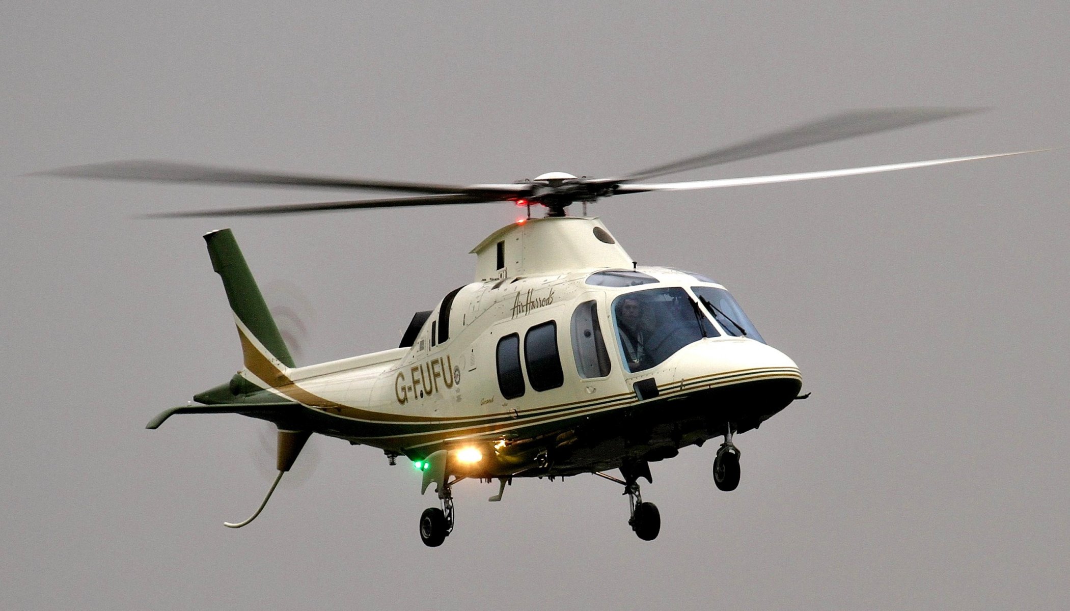 cielo elicottero a otto posti elicottero agusta a109s grand