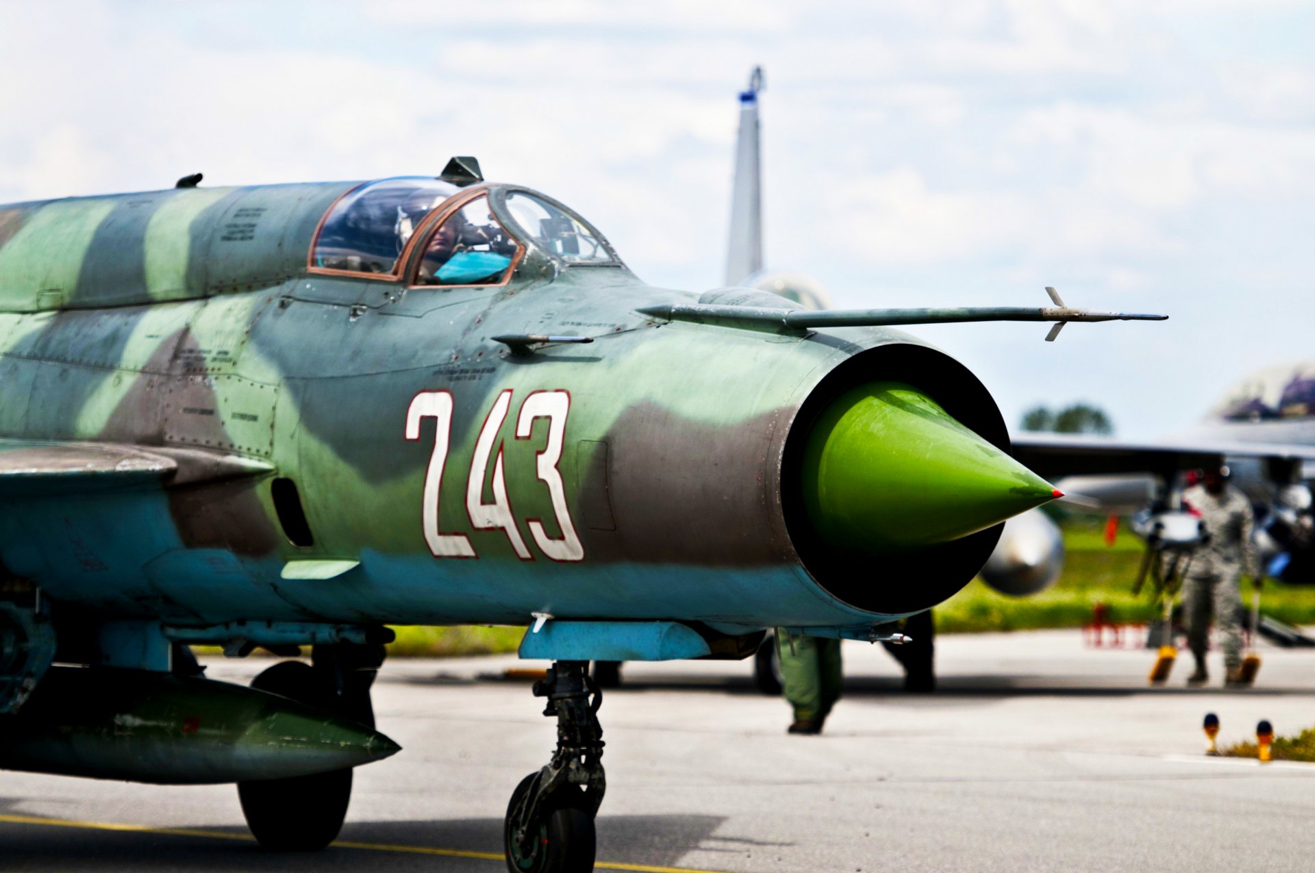 mig-21 fishbed caccia multiuso mikoyan gurevich supersonico aviazione naso