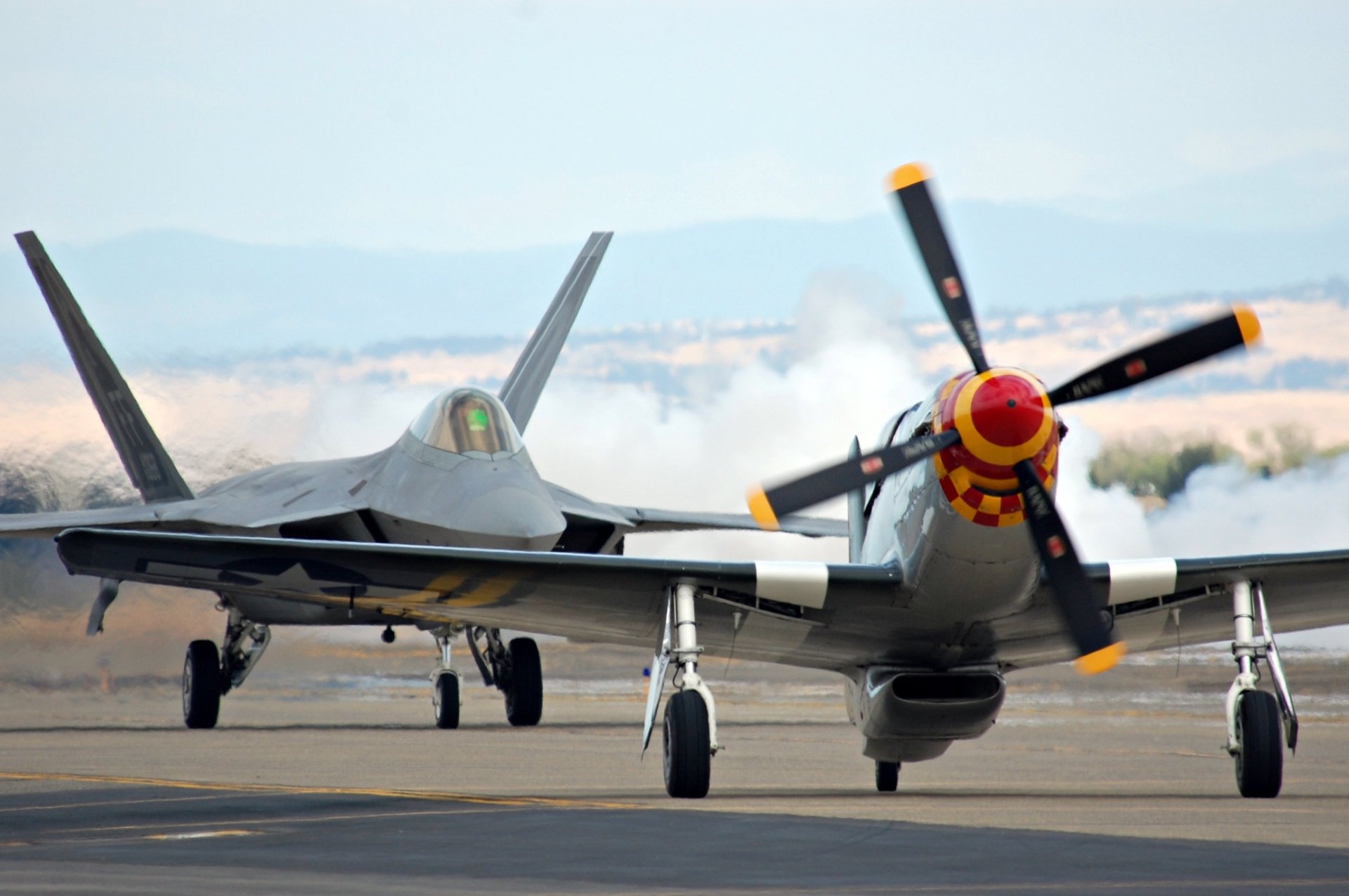 f-22 raptor p-51 mustang avions de chasse