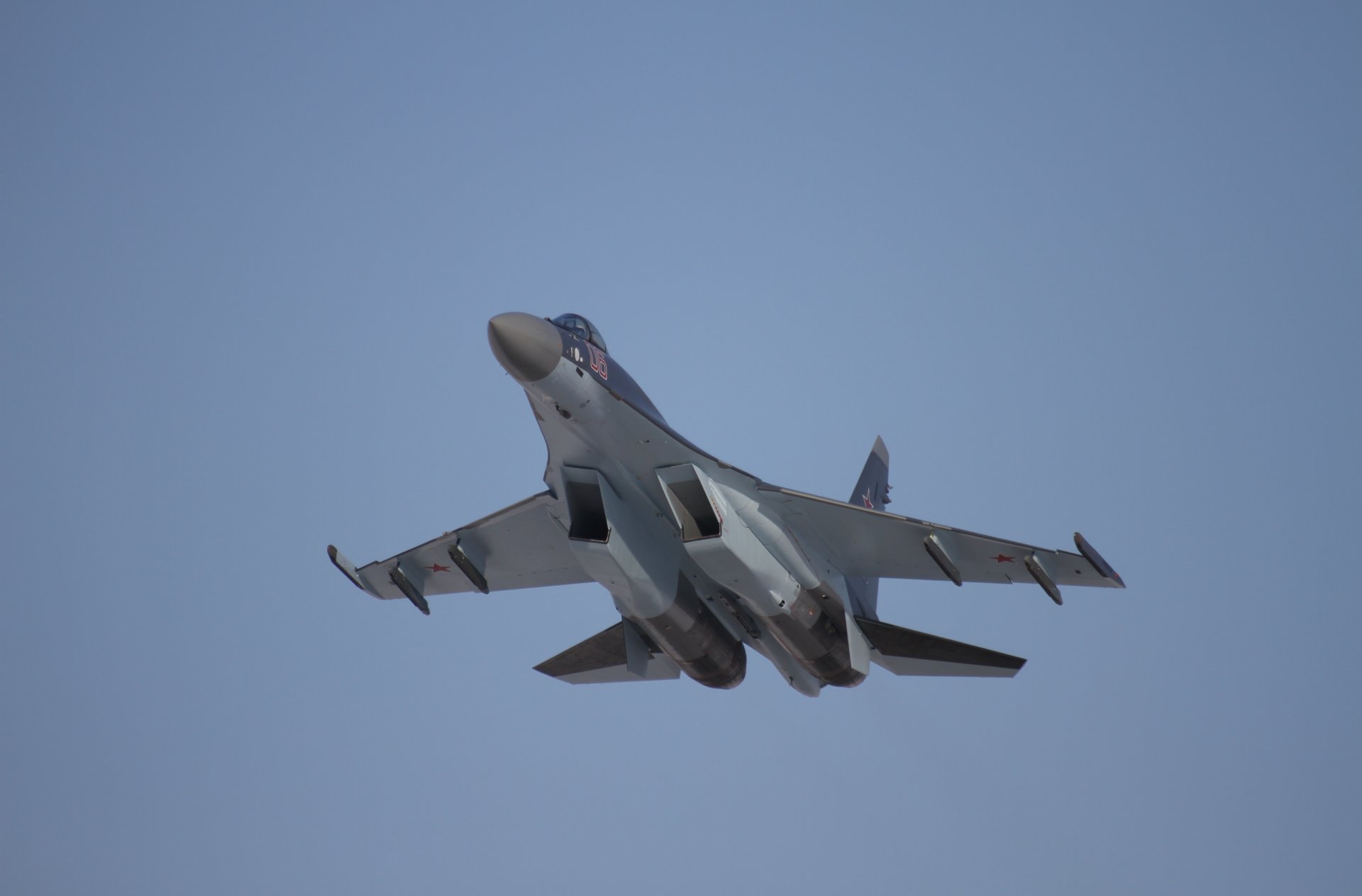 caccia aeronautica russia su-35s cielo