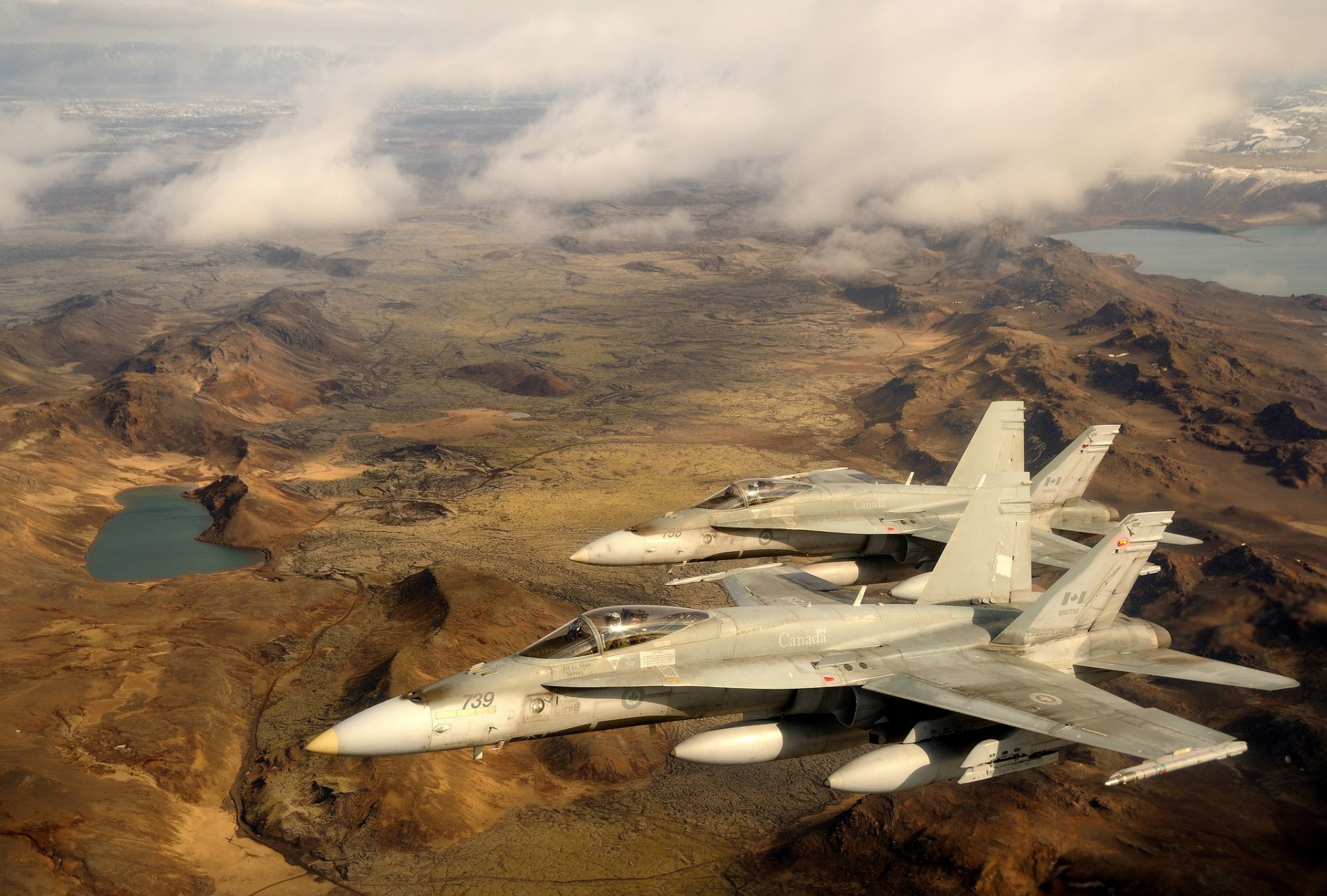 cf-18 avispón aviones de combate islandia paisaje