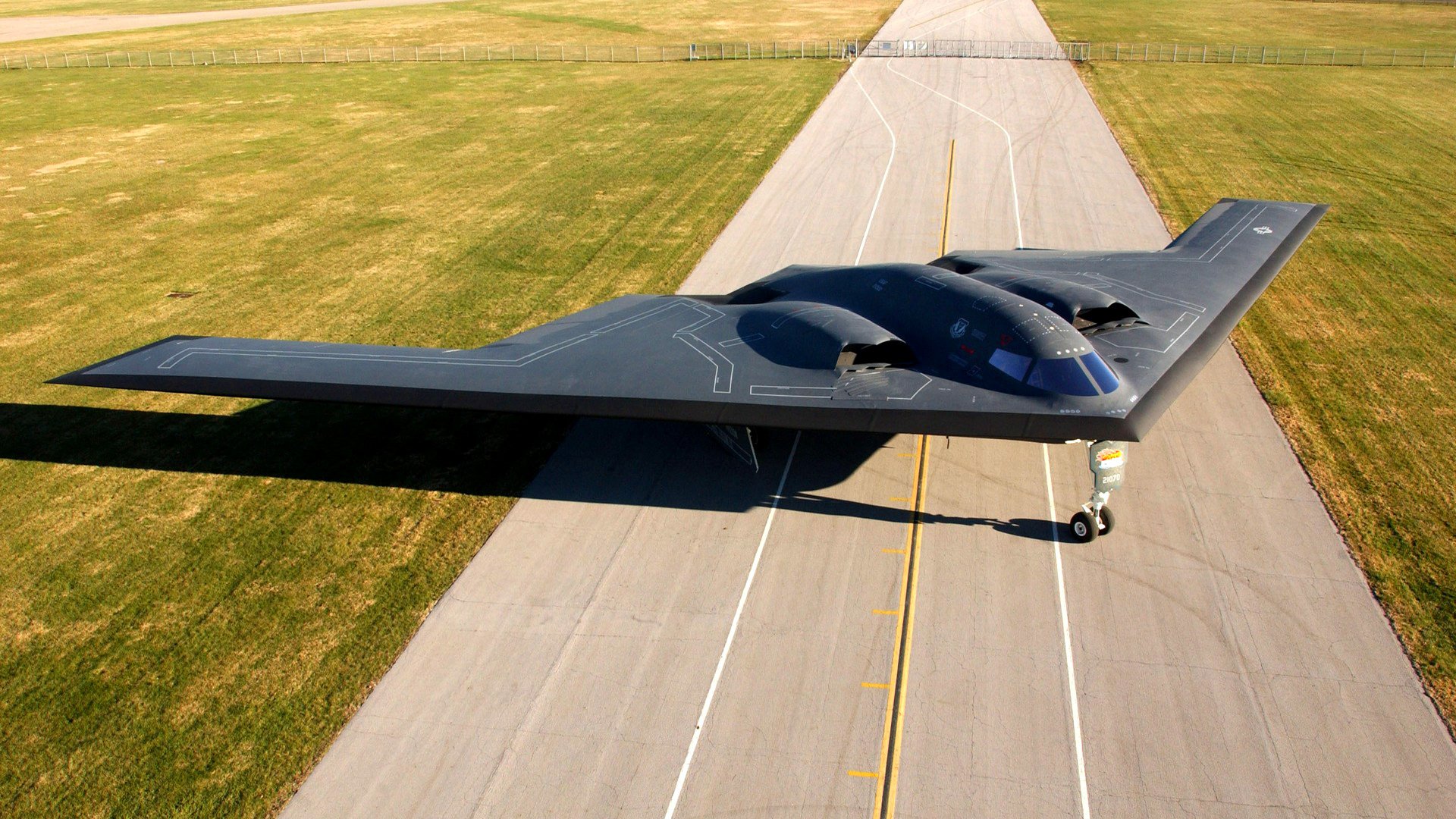 b-2 spirito bombardiere aeroporto