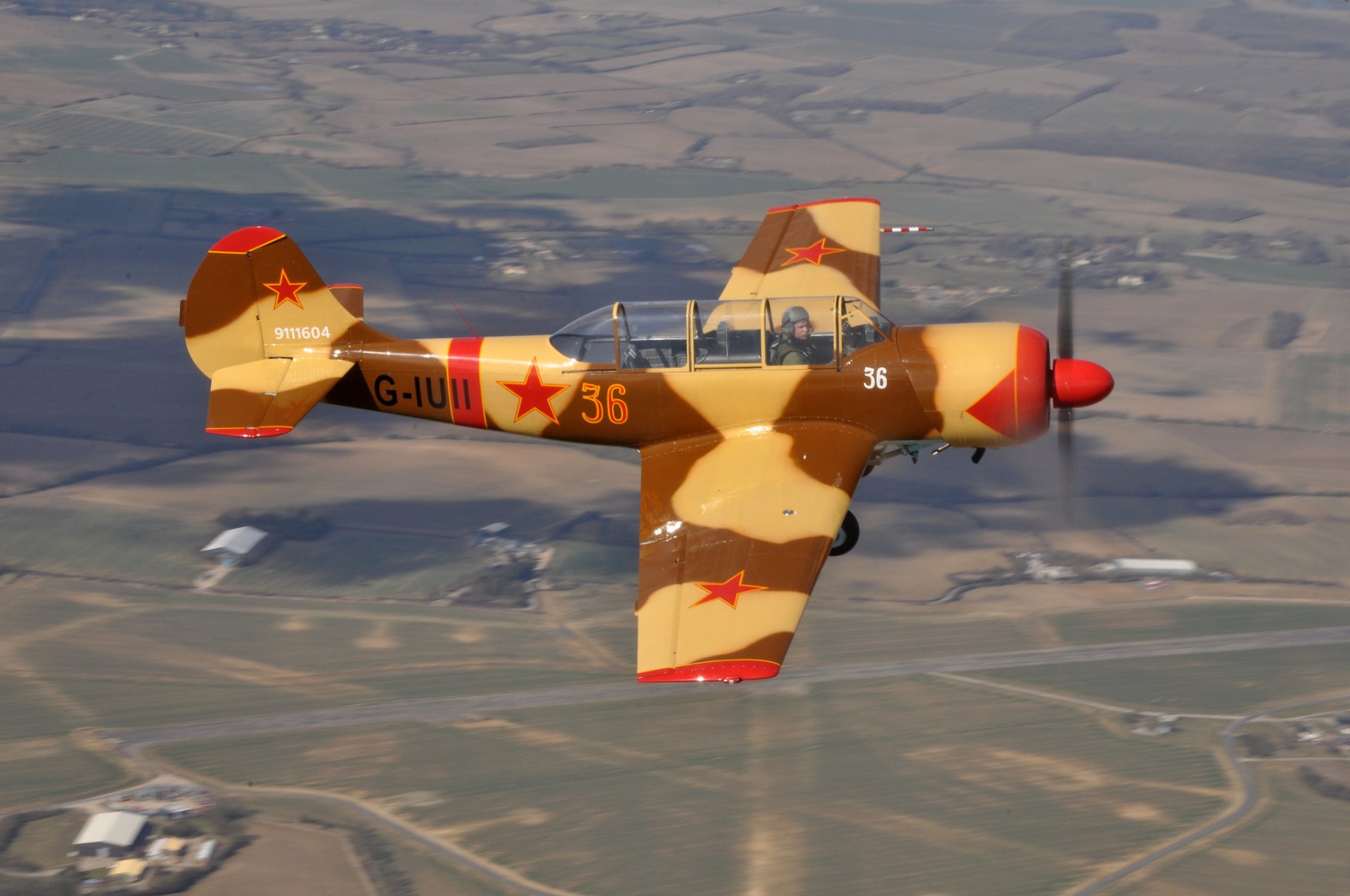 yak-52 doppelt ganzmetall flugzeug