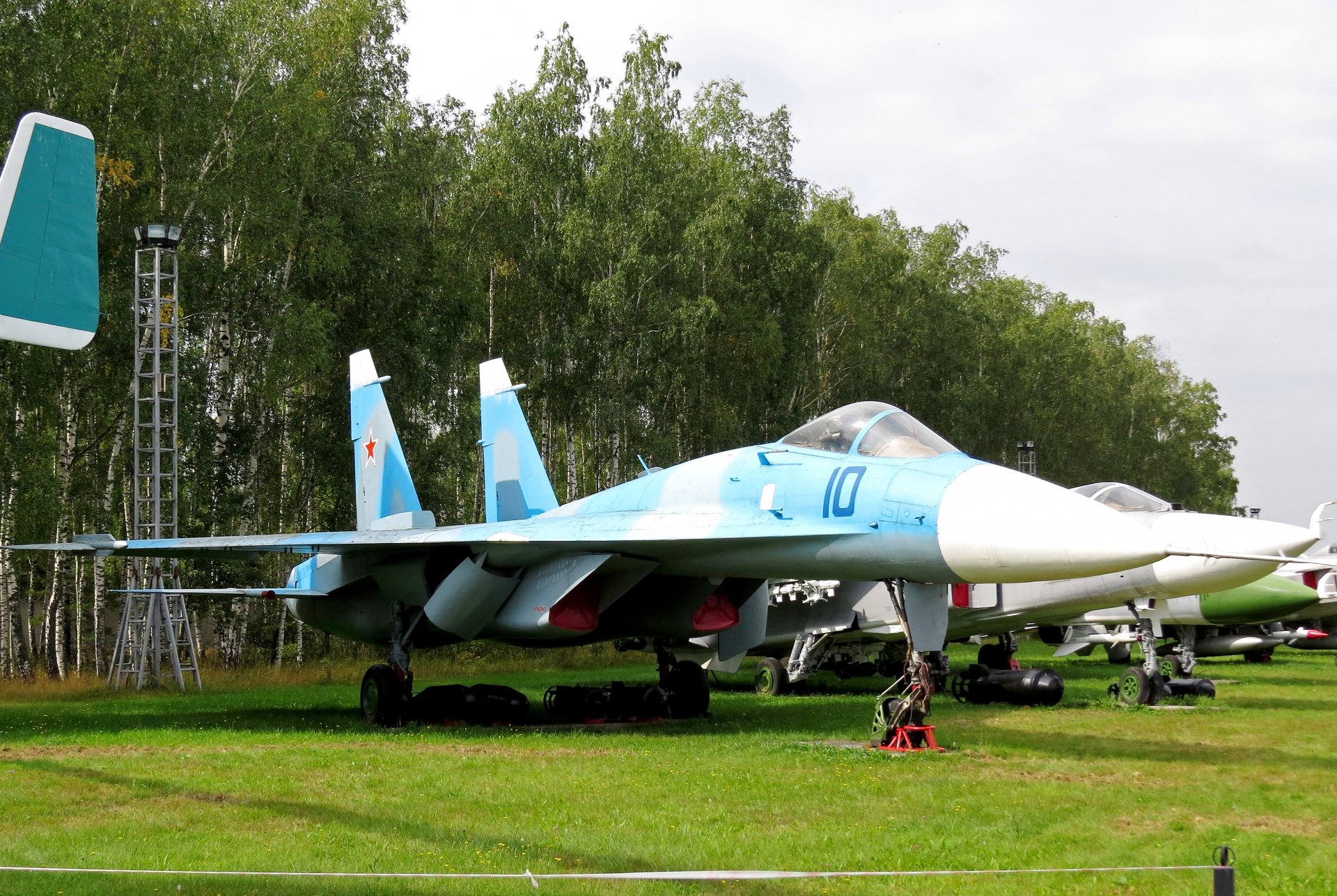 sukhoi t10-1 su-27 prototipo caccia di quarta generazione museo centrale dell aeronautica militare monino russia