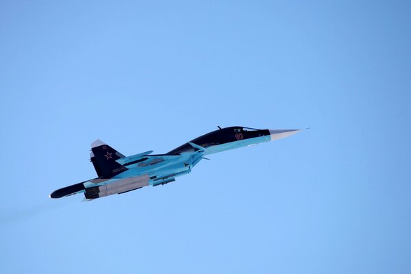 Caccia russo Su-34 in volo