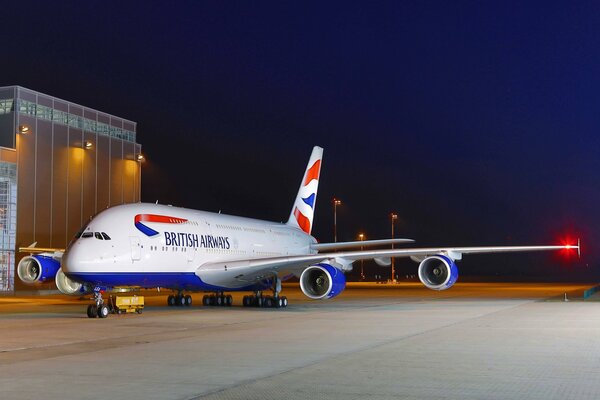 L aereo British airways si trova all aeroporto