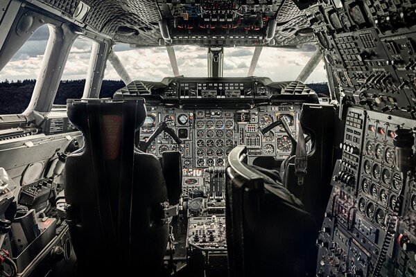 Cabin and instruments of the Concorde aircraft 