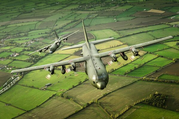 Avión de transporte militar estadounidense C-130K Hércules