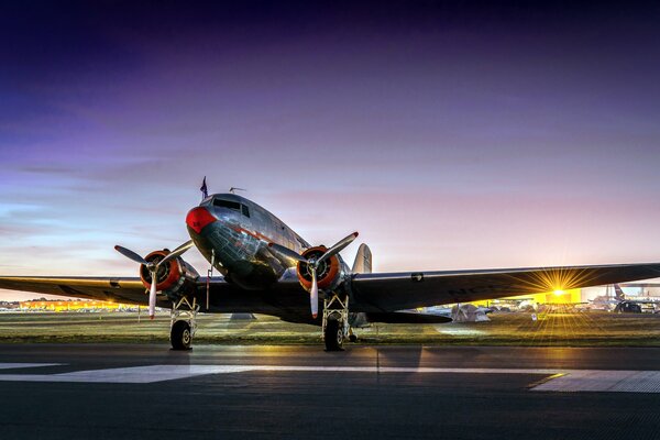 The first flight at sunset of the American engine