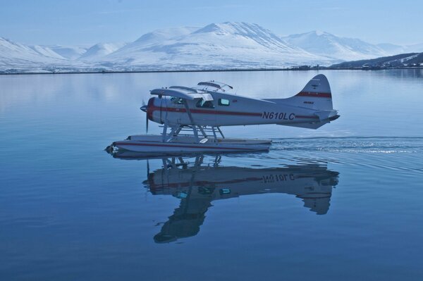 Reflection of the hydroplane during takeoff