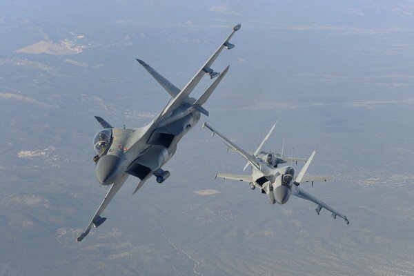 Aerei da combattimento Dell aeronautica Indiana. Modello su-30 Mki