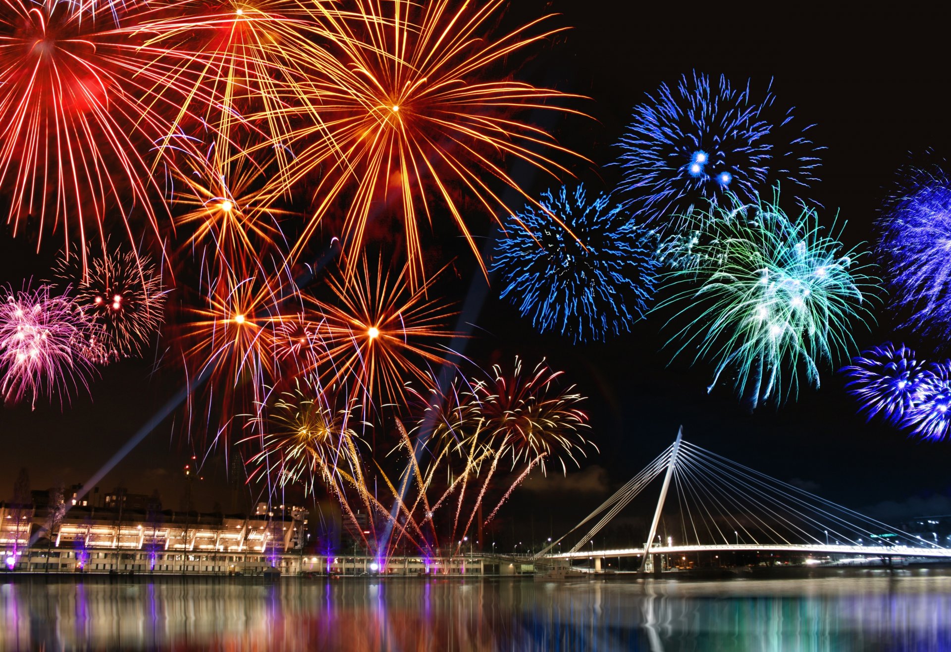 fuochi d artificio saluto città notte acqua luce luci cielo