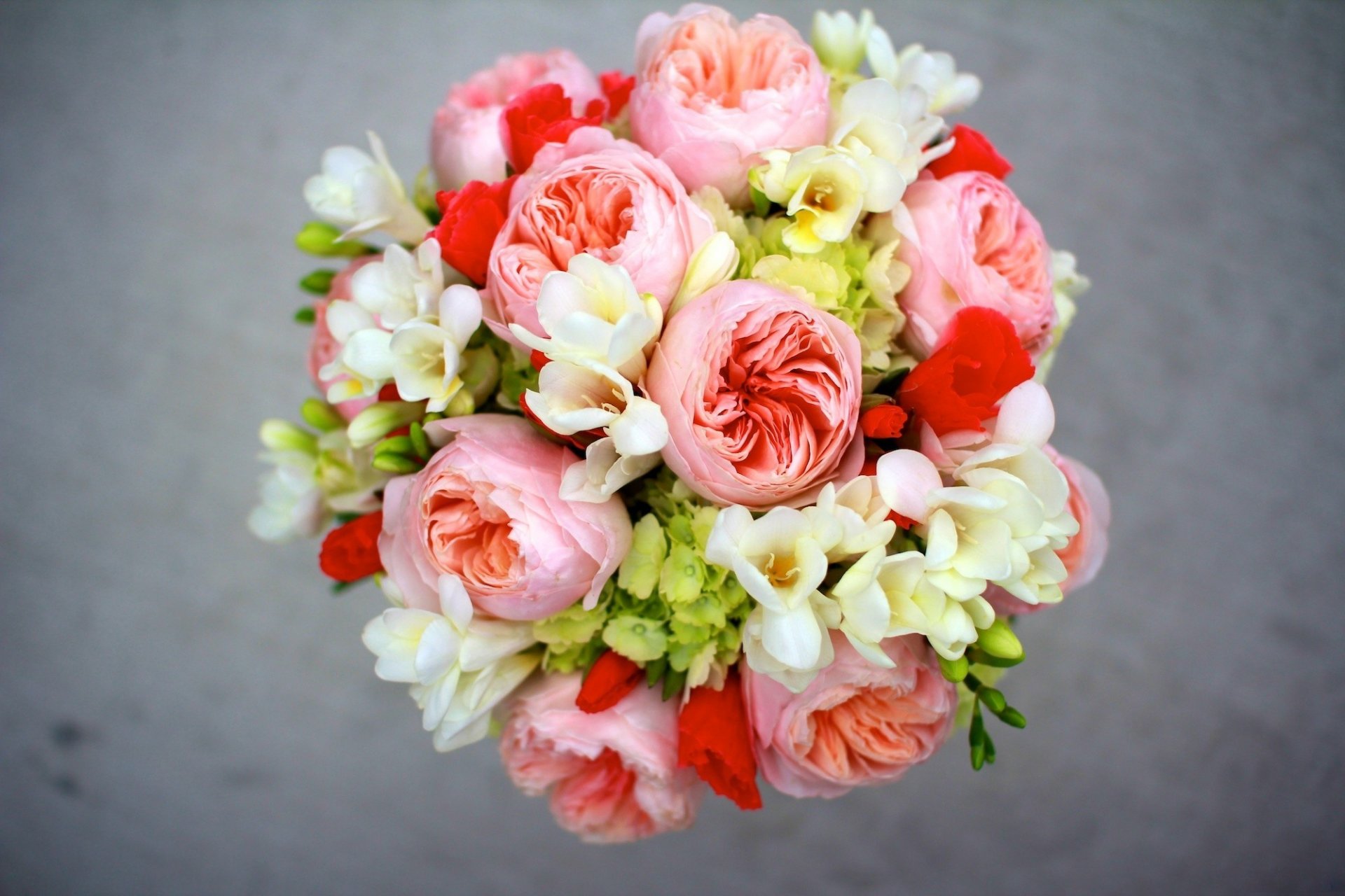 pivoines freesia hortensia bouquet composition fleurs