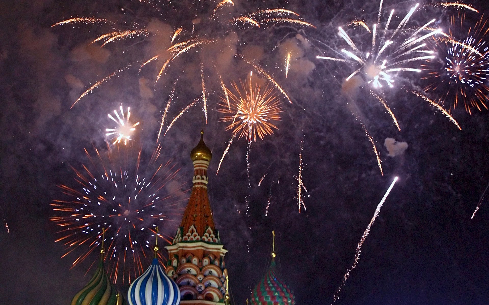 neujahr basilius-kathedrale moskau russland feuerwerk gruß kathedrale