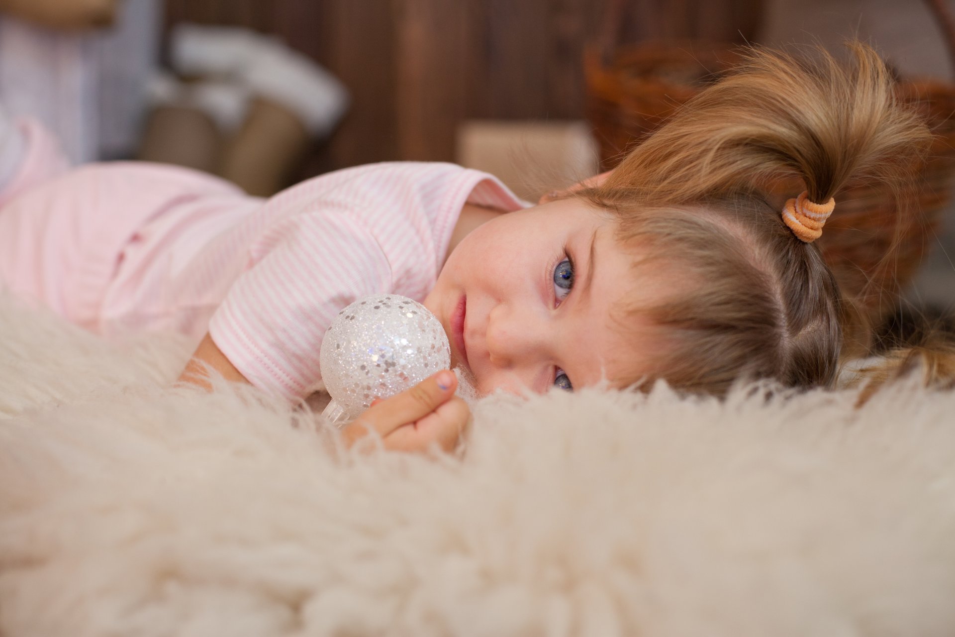 niños bebé niña año nuevo rosa