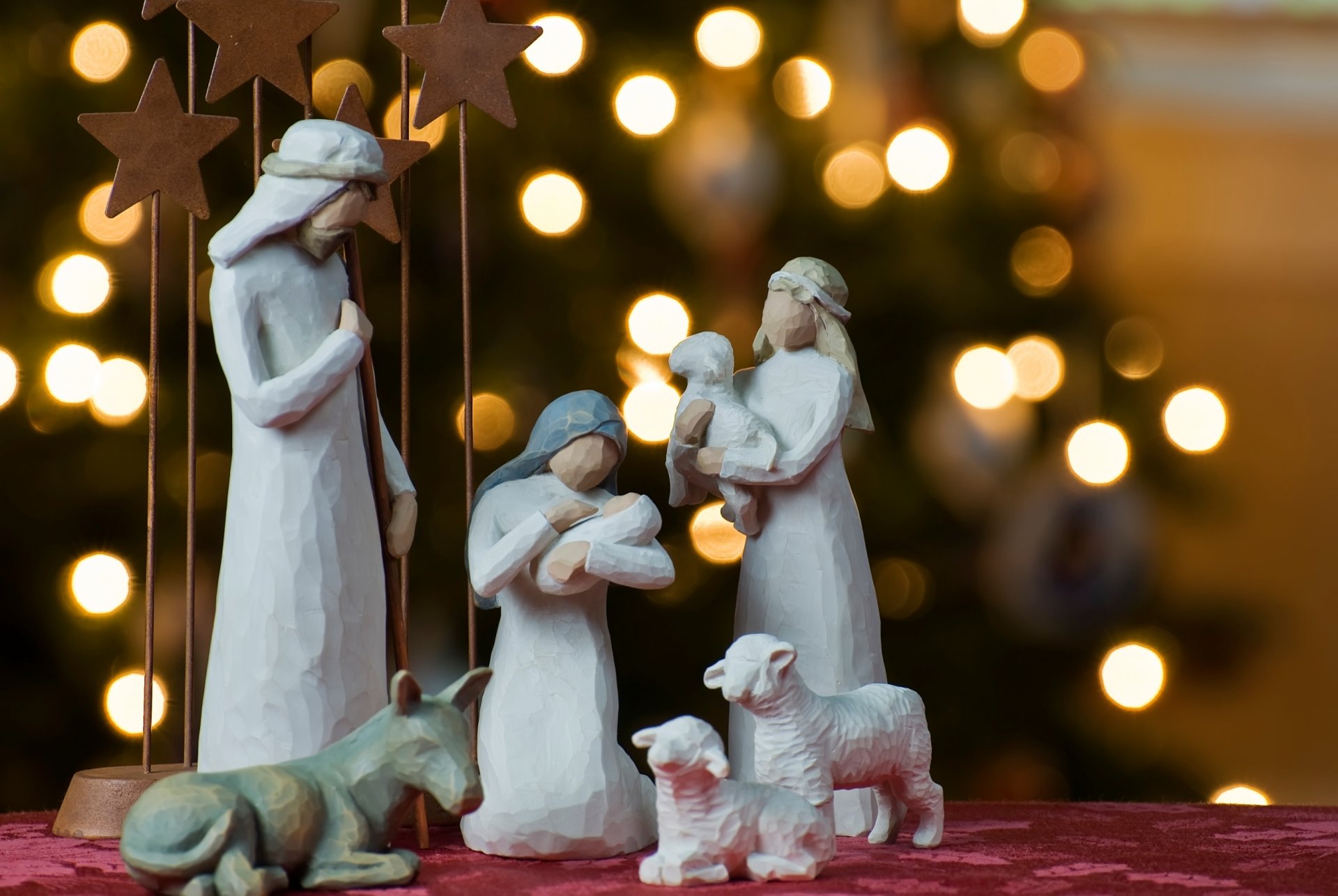 urlaub weihnachten figuren figuren weihnachtsbaum lichter bokeh