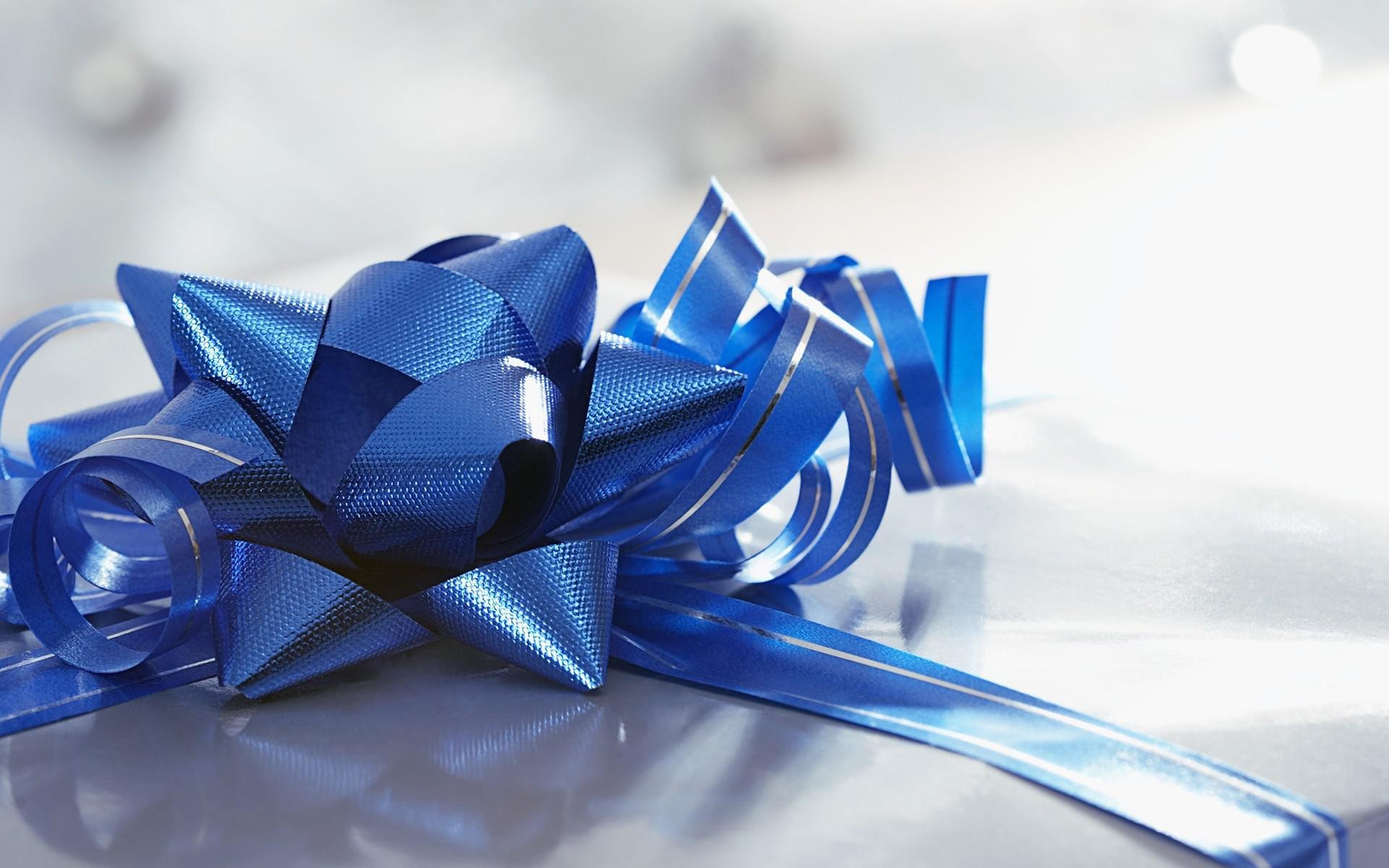 holidays mood present bow blue