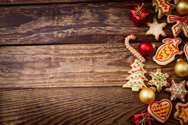 Decoraciones de Navidad en un fondo de madera