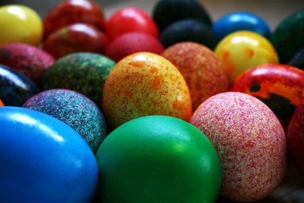 Huevos de Pascua. Pascua. Multicolores