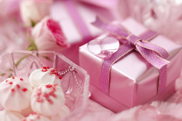 Delicate decoration of a gift in pink