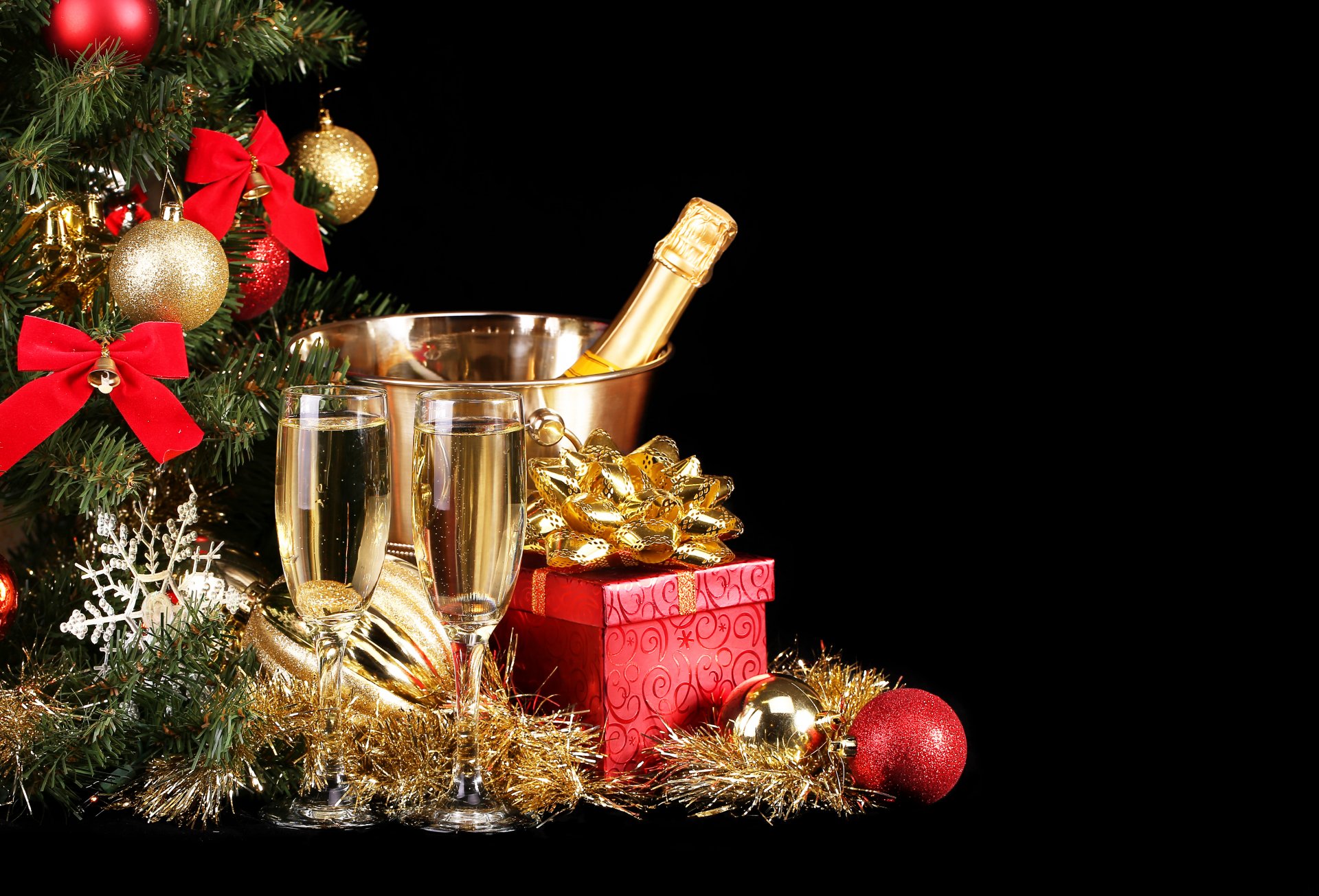 new year decoration champagne christmas tree present glasse