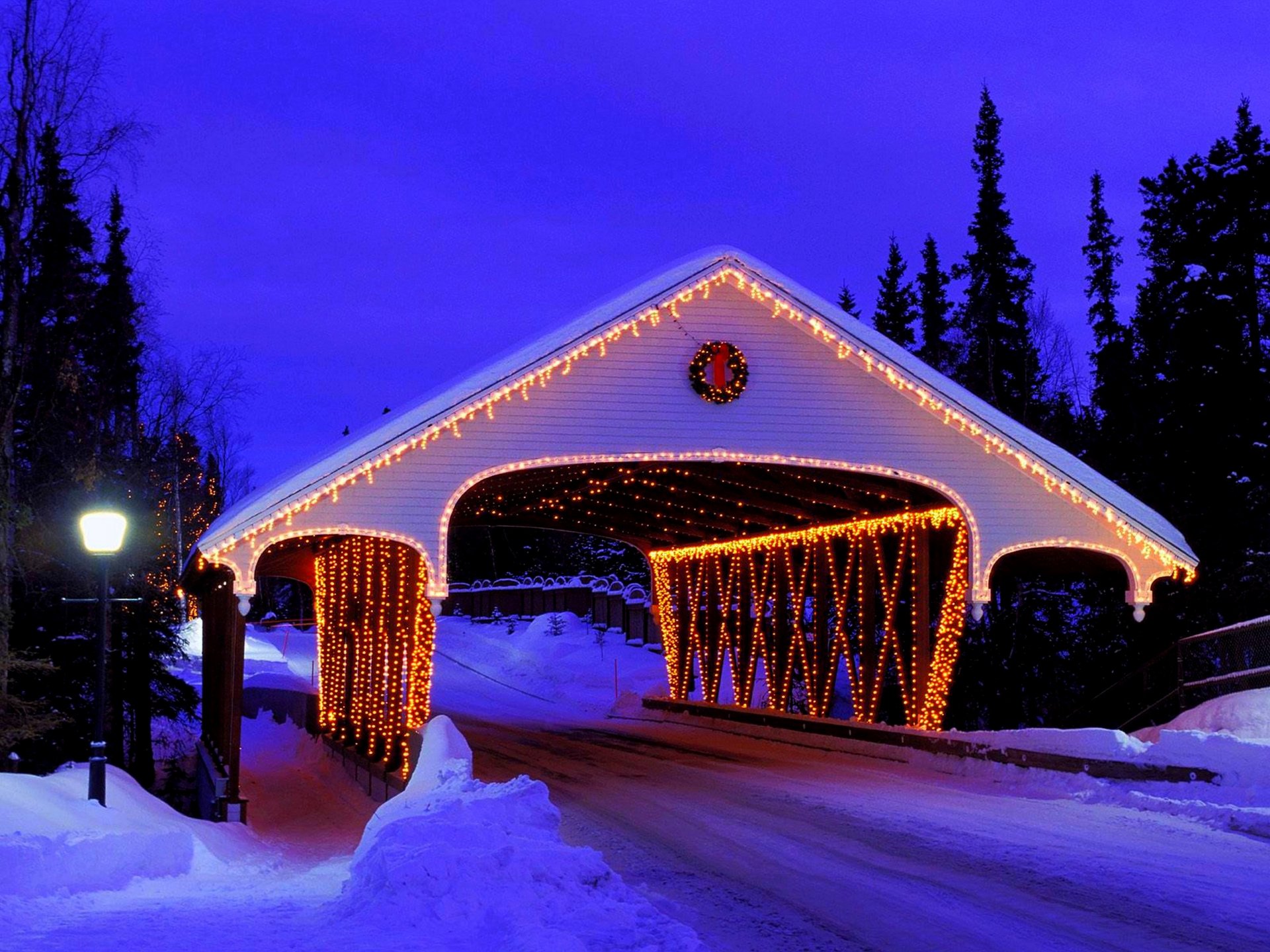 vacances bonne année joyeux noël route lumières décoration lanterne hiver neige nature parc forêt pont vacances hiver lanternes décoration joyeux noël