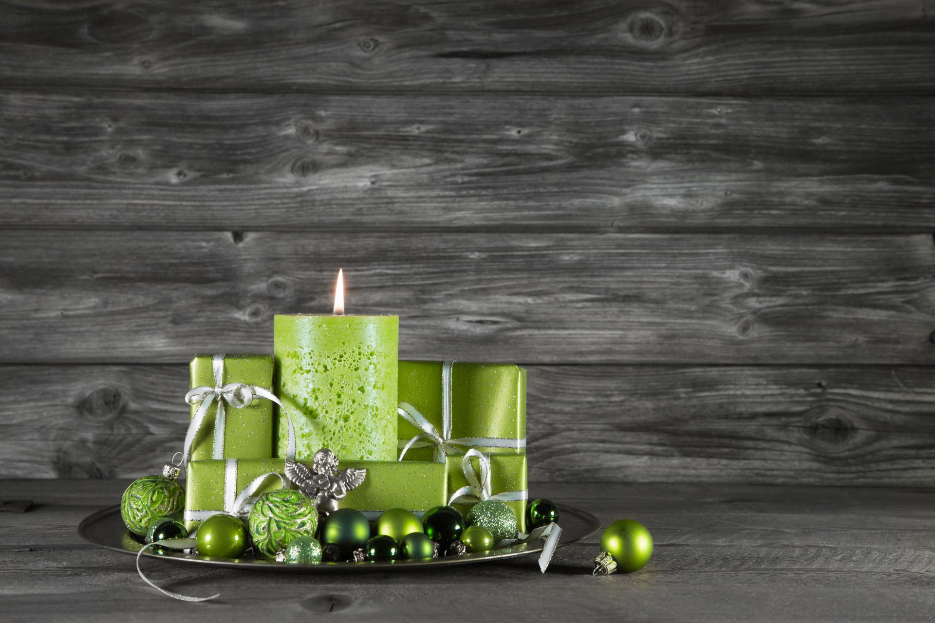 weihnachten geschenke schnee dekorationen baum kerzen neujahr