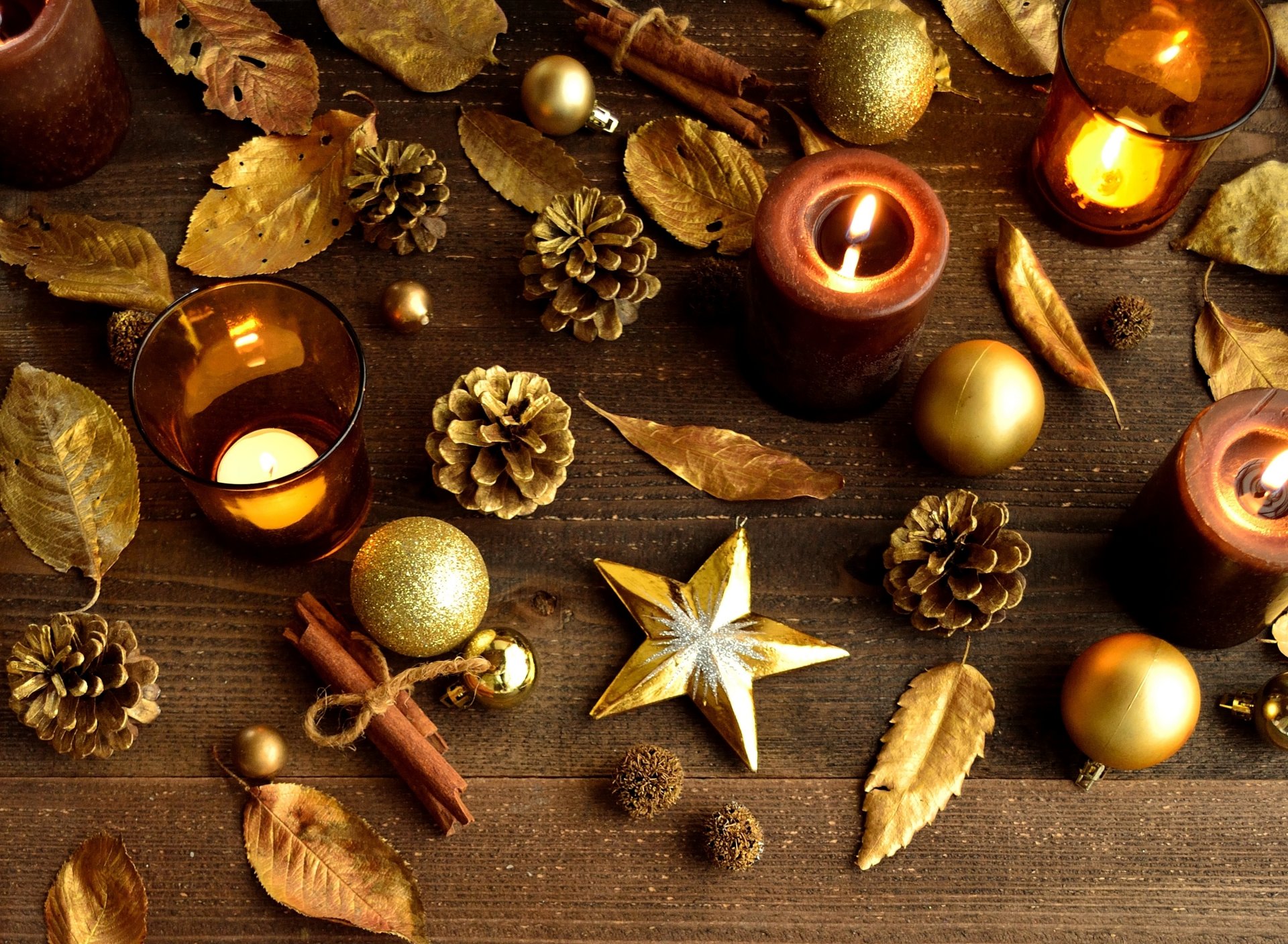 candles leaves stars cones gold sticks cinnamon balls toys christmas tree new year christmas new year