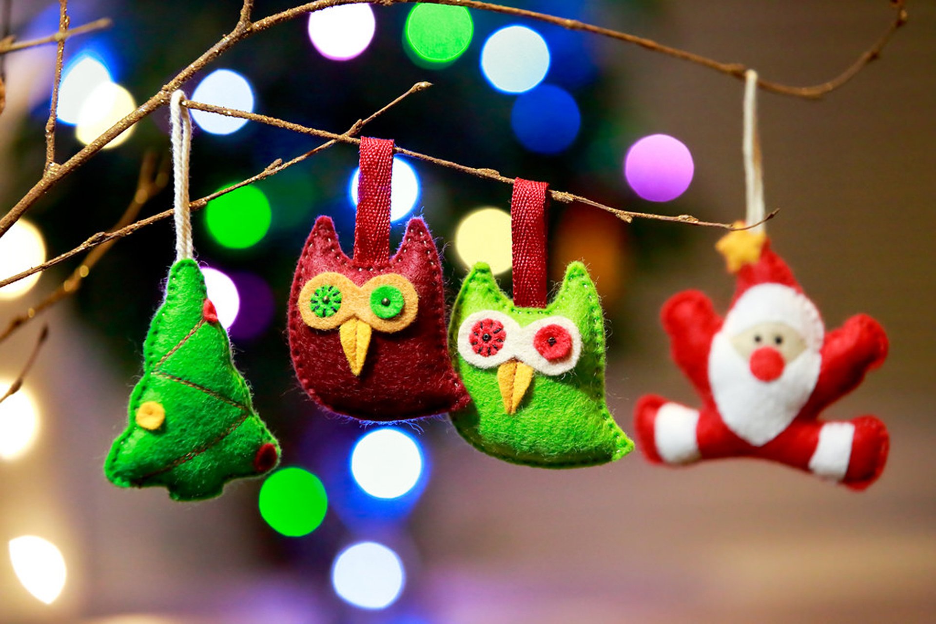 año nuevo navidad vacaciones juguetes decoraciones ramas luces linternas bokeh