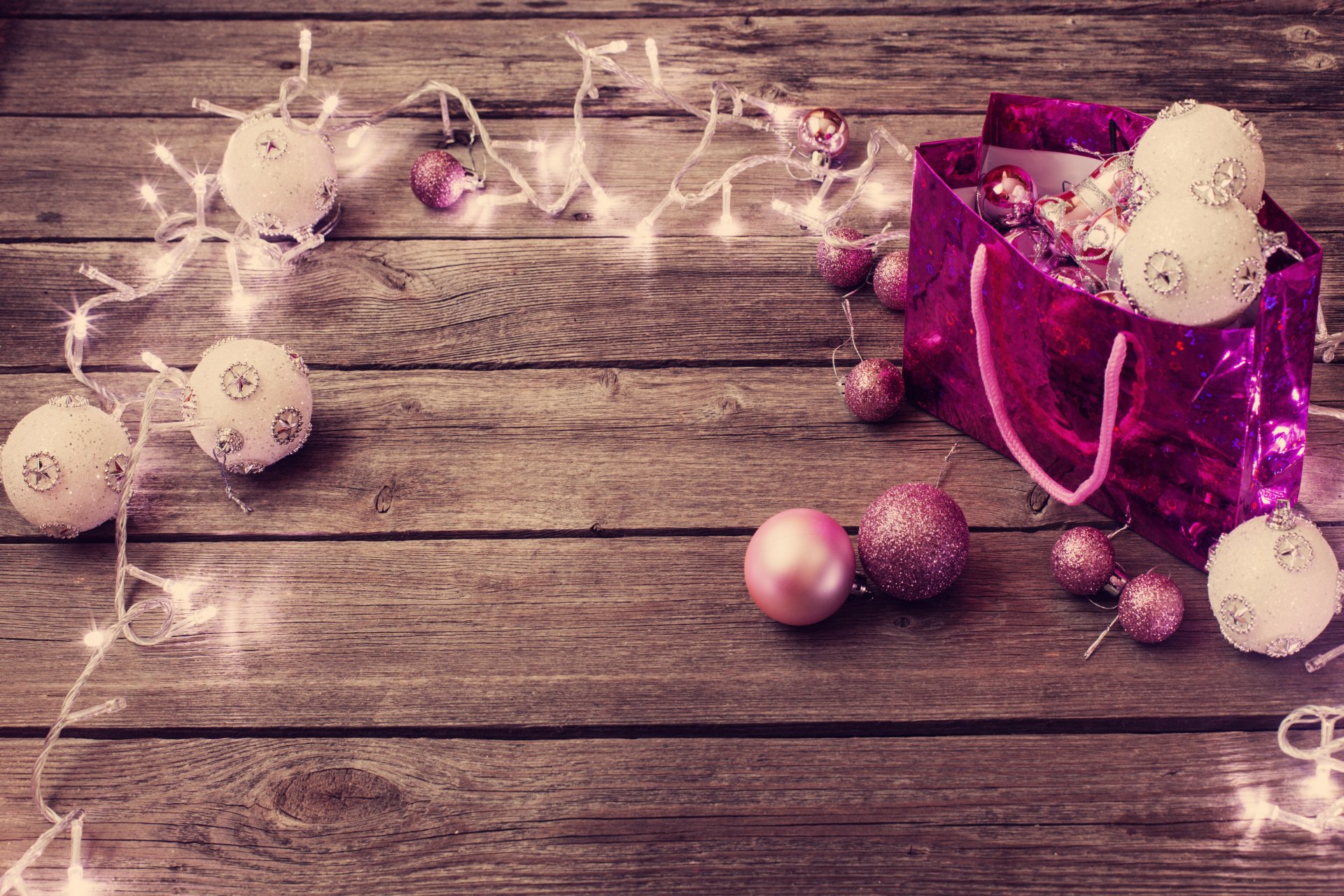 bolas bolas blanco rosa guirnalda paquete juguetes árbol de navidad vacaciones invierno año nuevo navidad