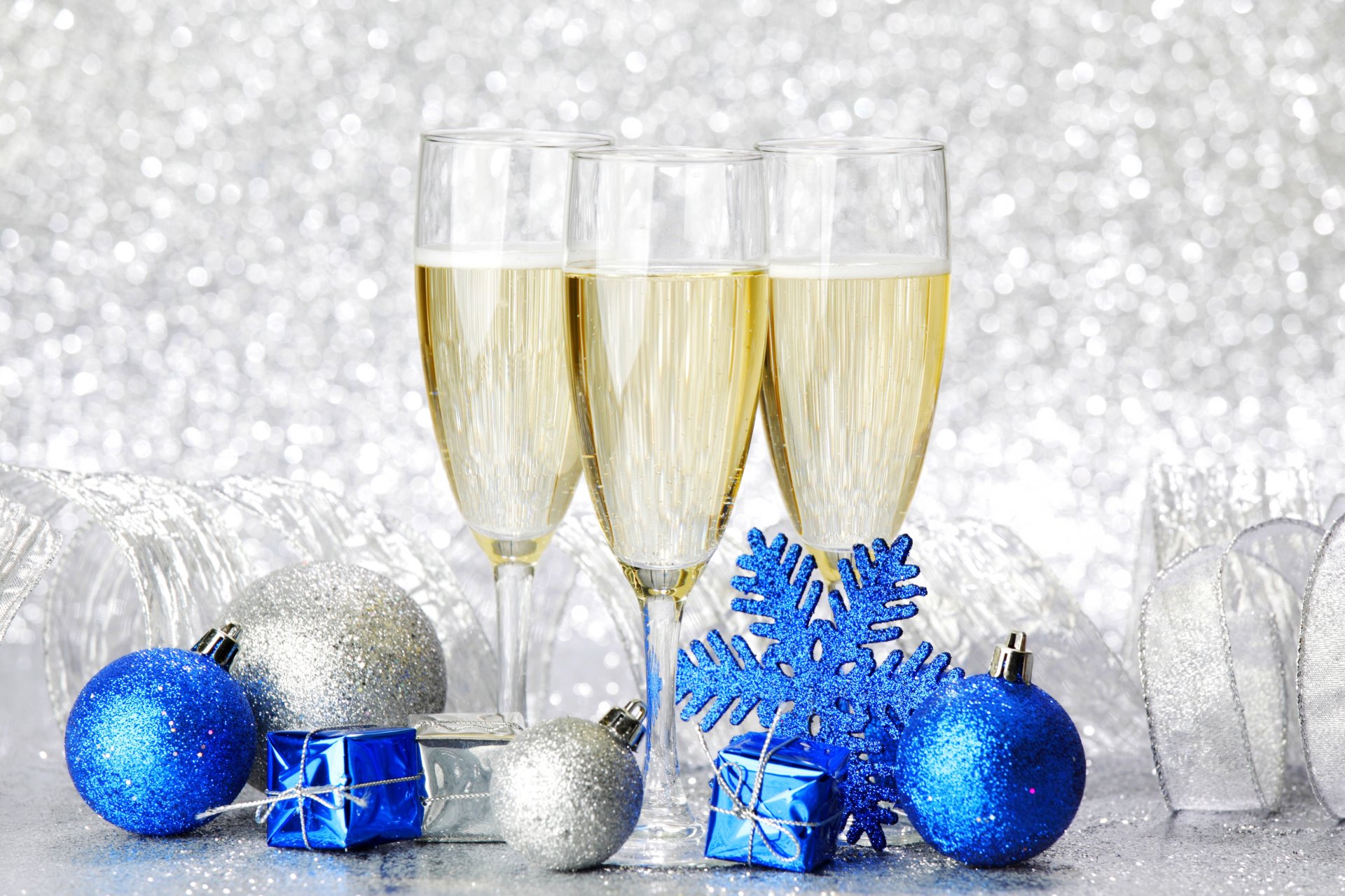 cadeaux boules flocon de neige champagne lunettes vacances bonne année joyeux noël décoration hiver neige vacances noël hiver tasses