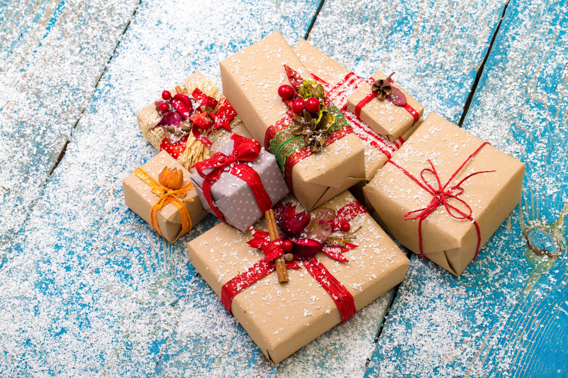 fröhlich weihnachten neujahr geschenke schnee