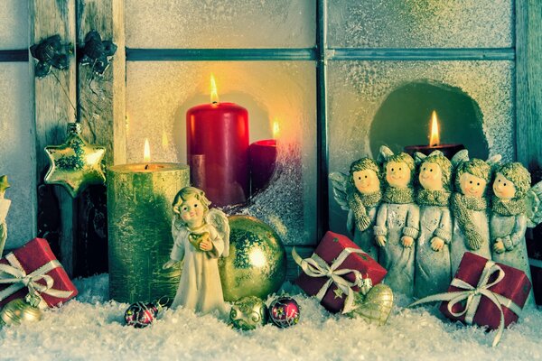 Candele di Natale vintage con angeli