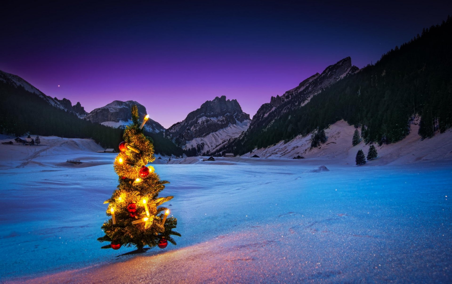 montañas nieve invierno árbol de navidad gerland noche año nuevo