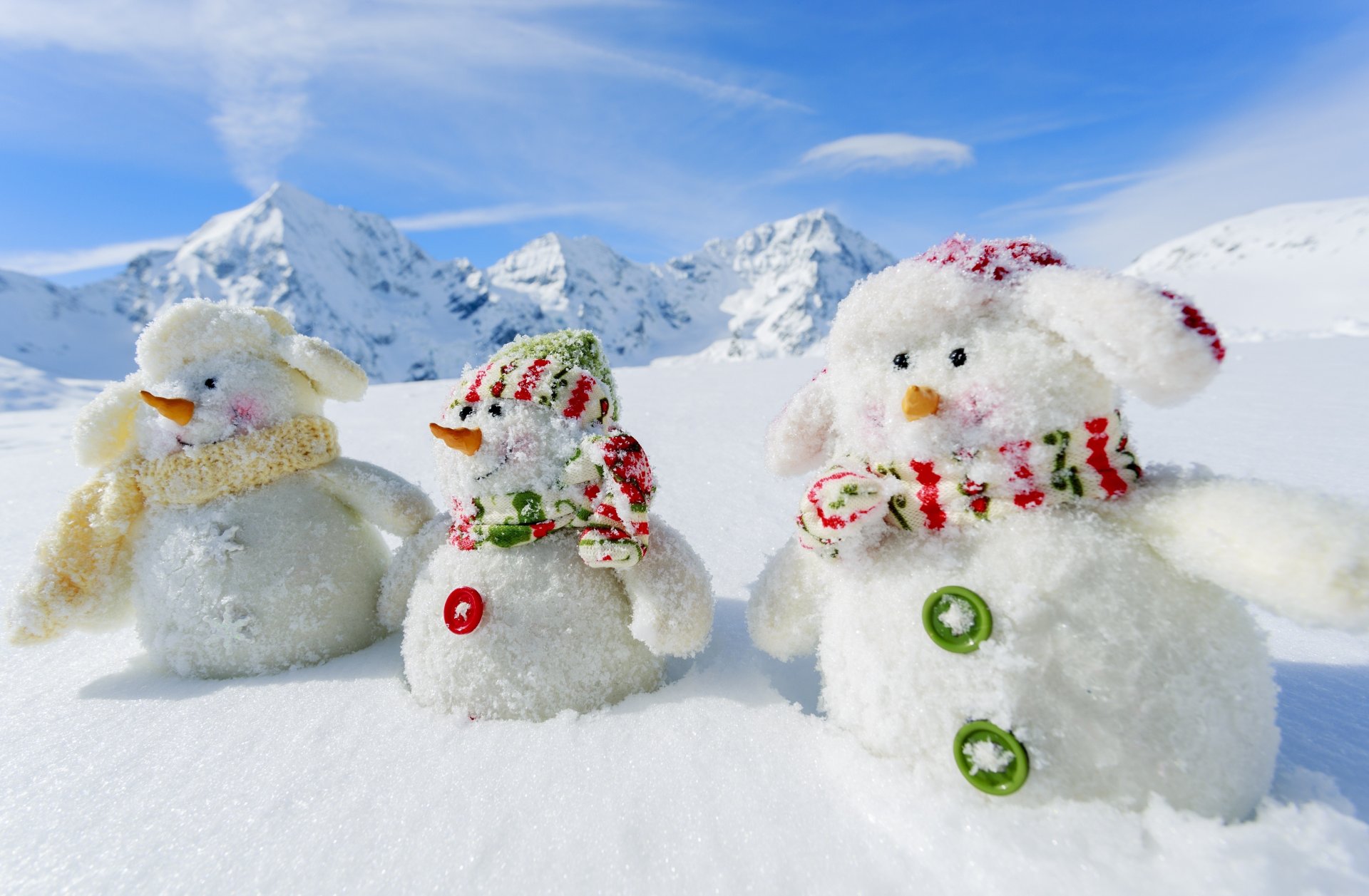 naturaleza muñecos de nieve montañas invierno nieve muñecos de nieve blancos año nuevo 2015