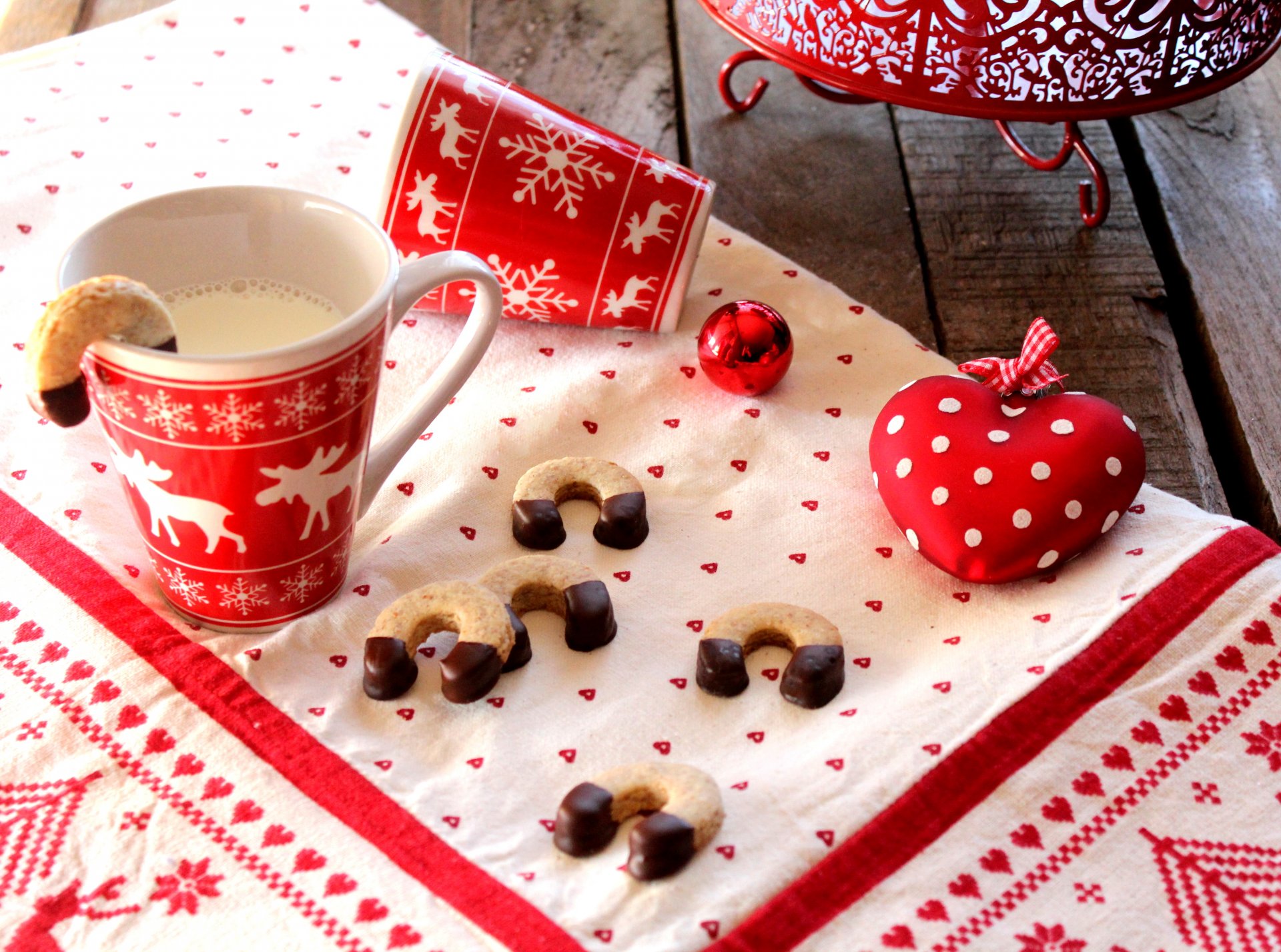 vacances lait ornement coeur boule noël nouvel an biscuits nouvel an cuisson nourriture nourriture boire boule