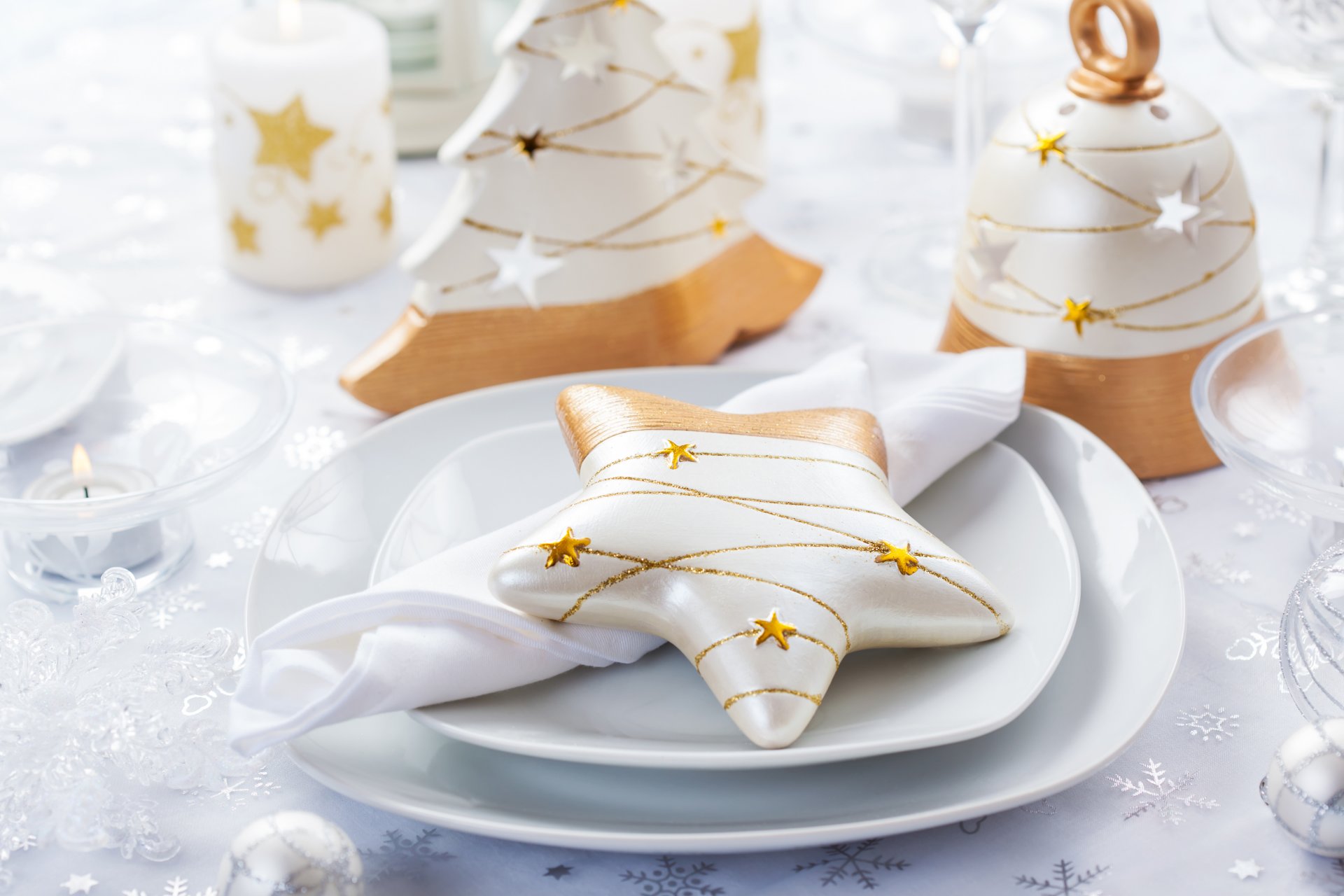 holidays winter new year christmas table tableware cutlery candles figurines star decoration