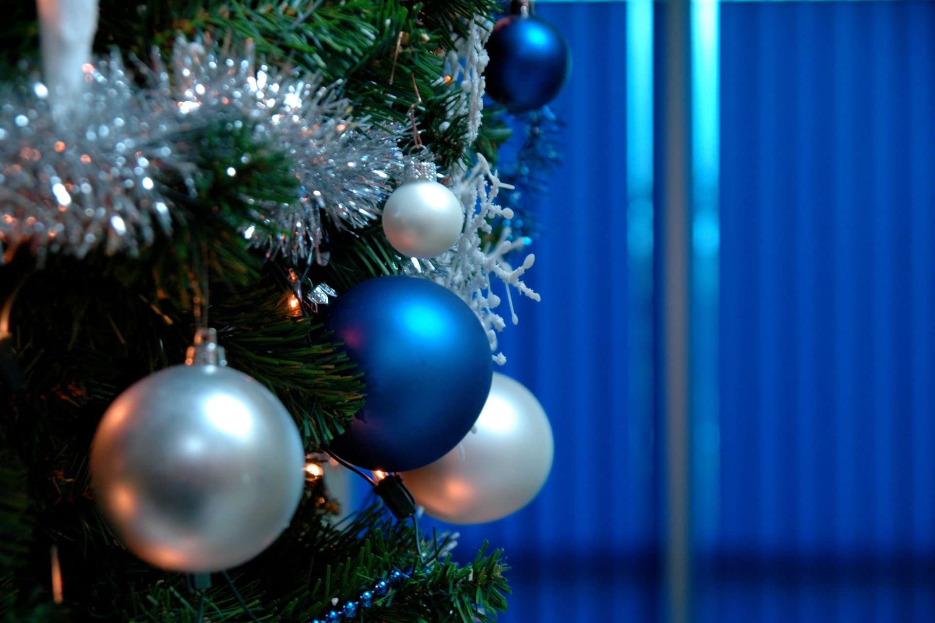 holiday new year christmas christmas decoration toys ball spruce christmas tree background wallpaper widescreen full screen hd wallpapers fullscreen